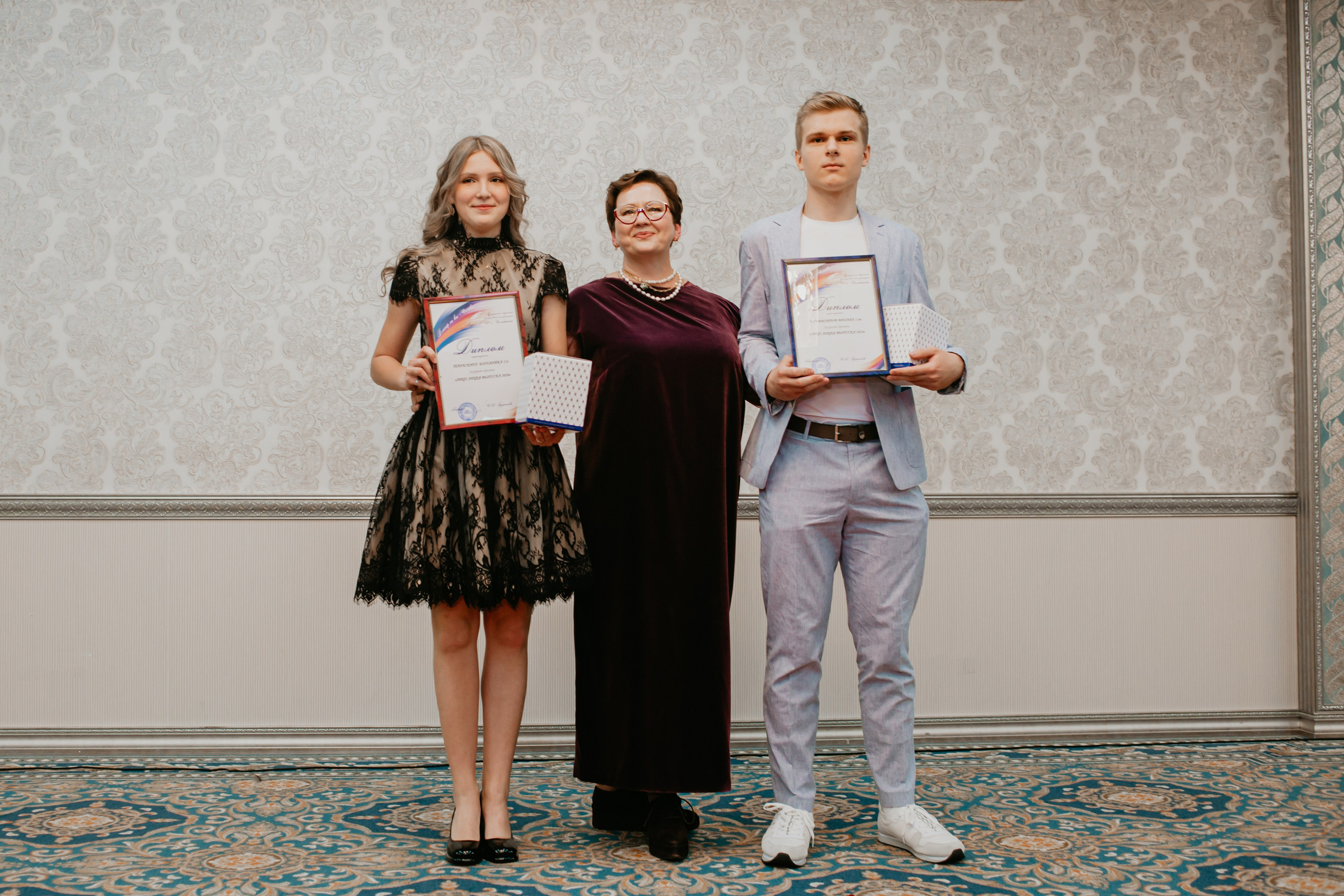 Выпускной. 11 лицей. Фотограф в Челябинске Ополихина Анна