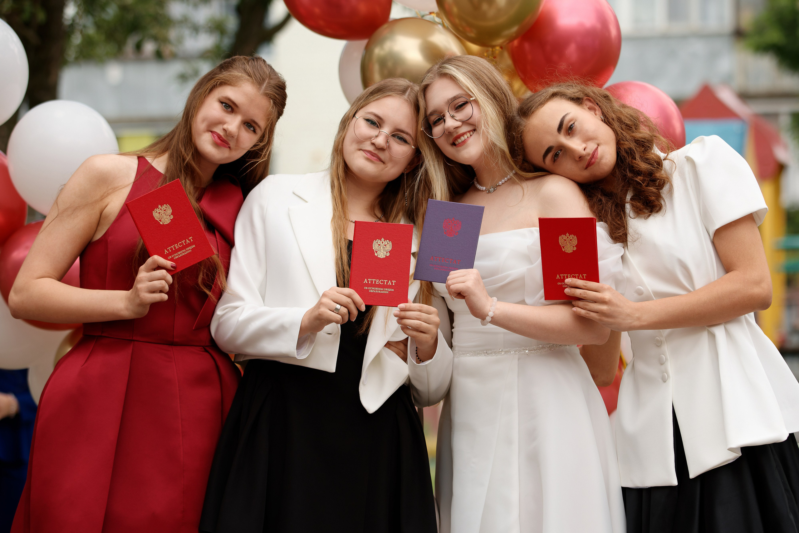 Вручение аттестатов Школа № 57. Семейный фотограф — Макс Белогрудов