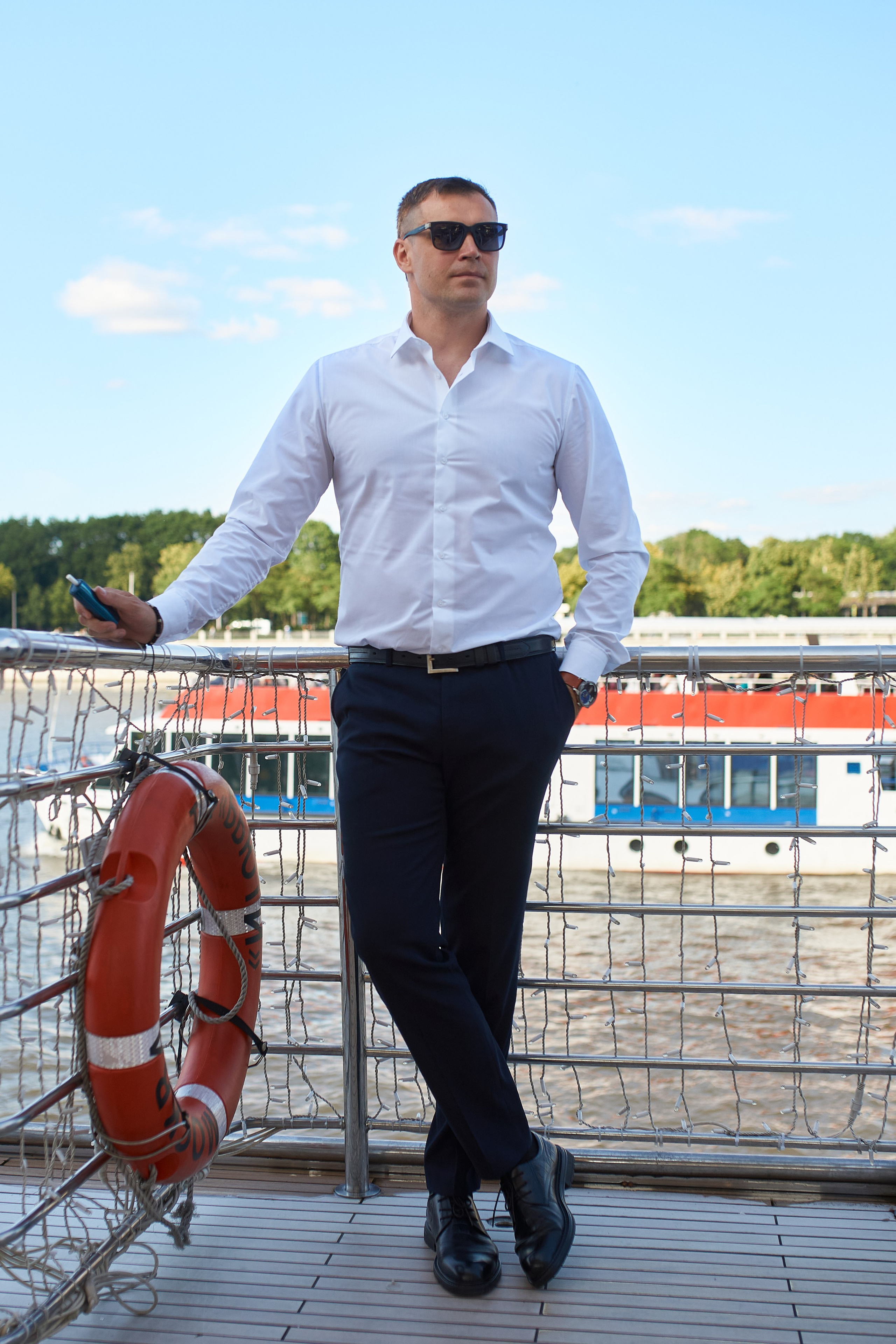 Свадебная прогулка на корабле, по Москве-реке