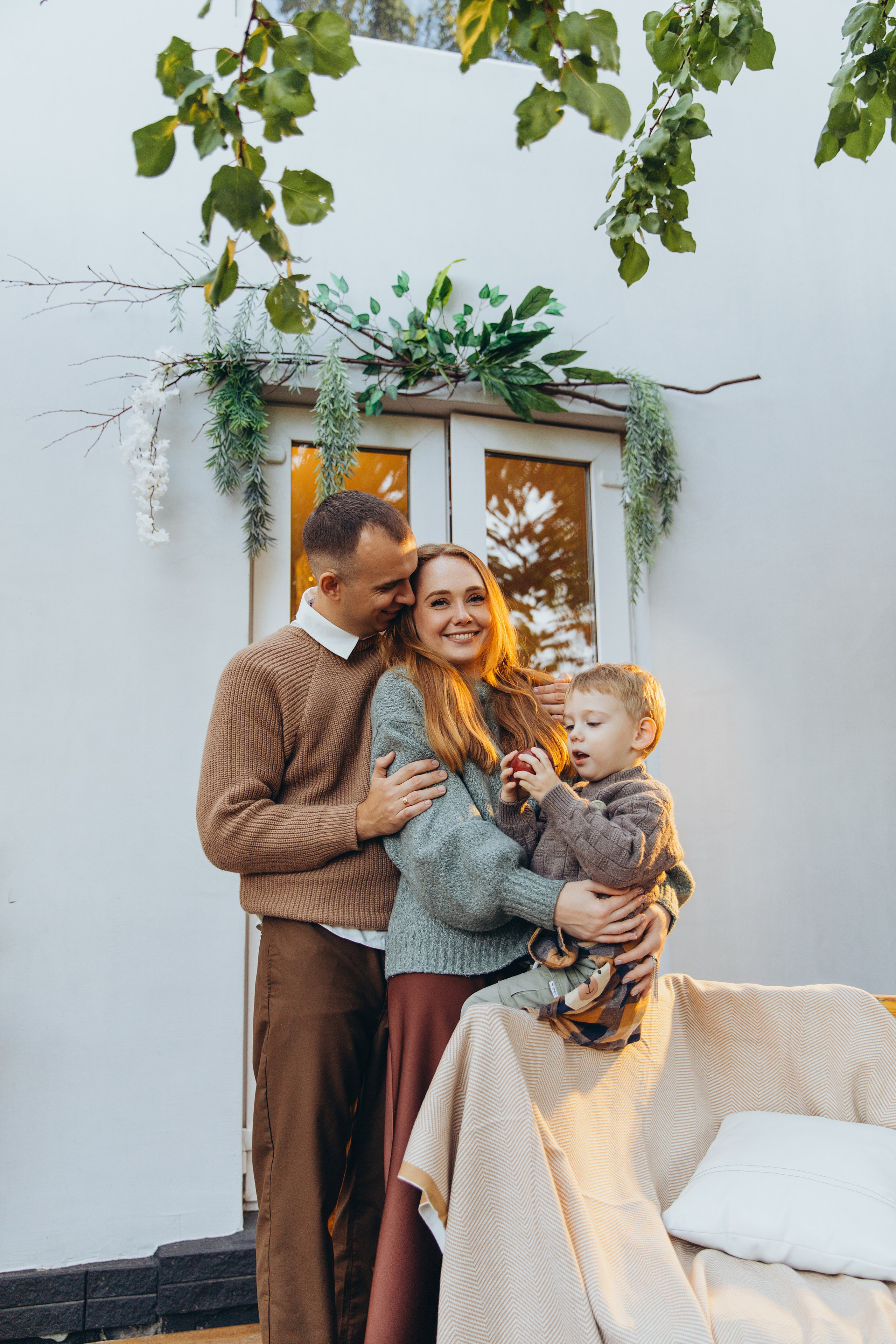 Уличная локация «ТЕРАССА». Фотостудия в Мариуполе «Берлога»