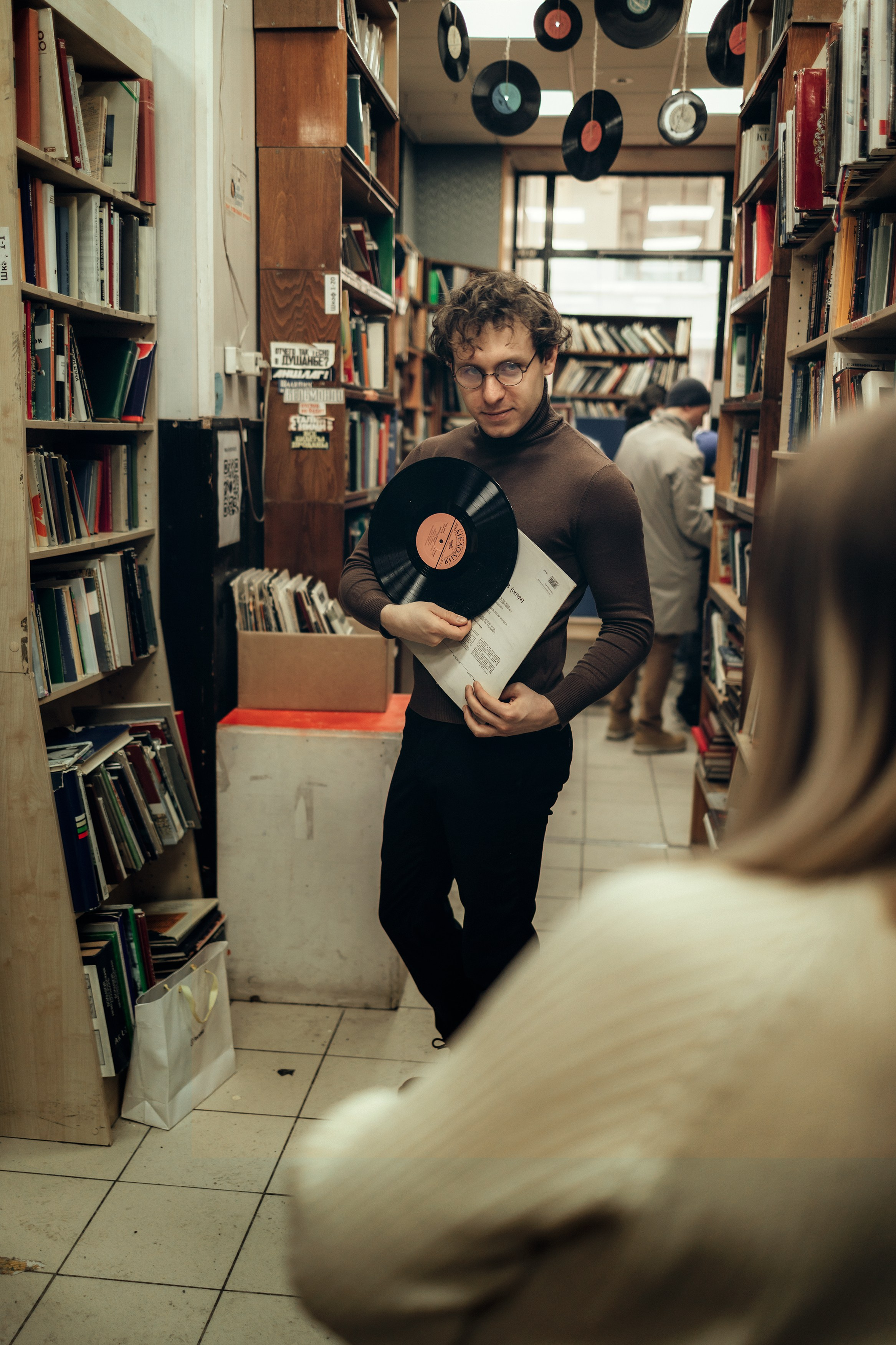 Свидание в библиотеке. Семейный фотограф, детские, семейные, лав стори съемки в Москве