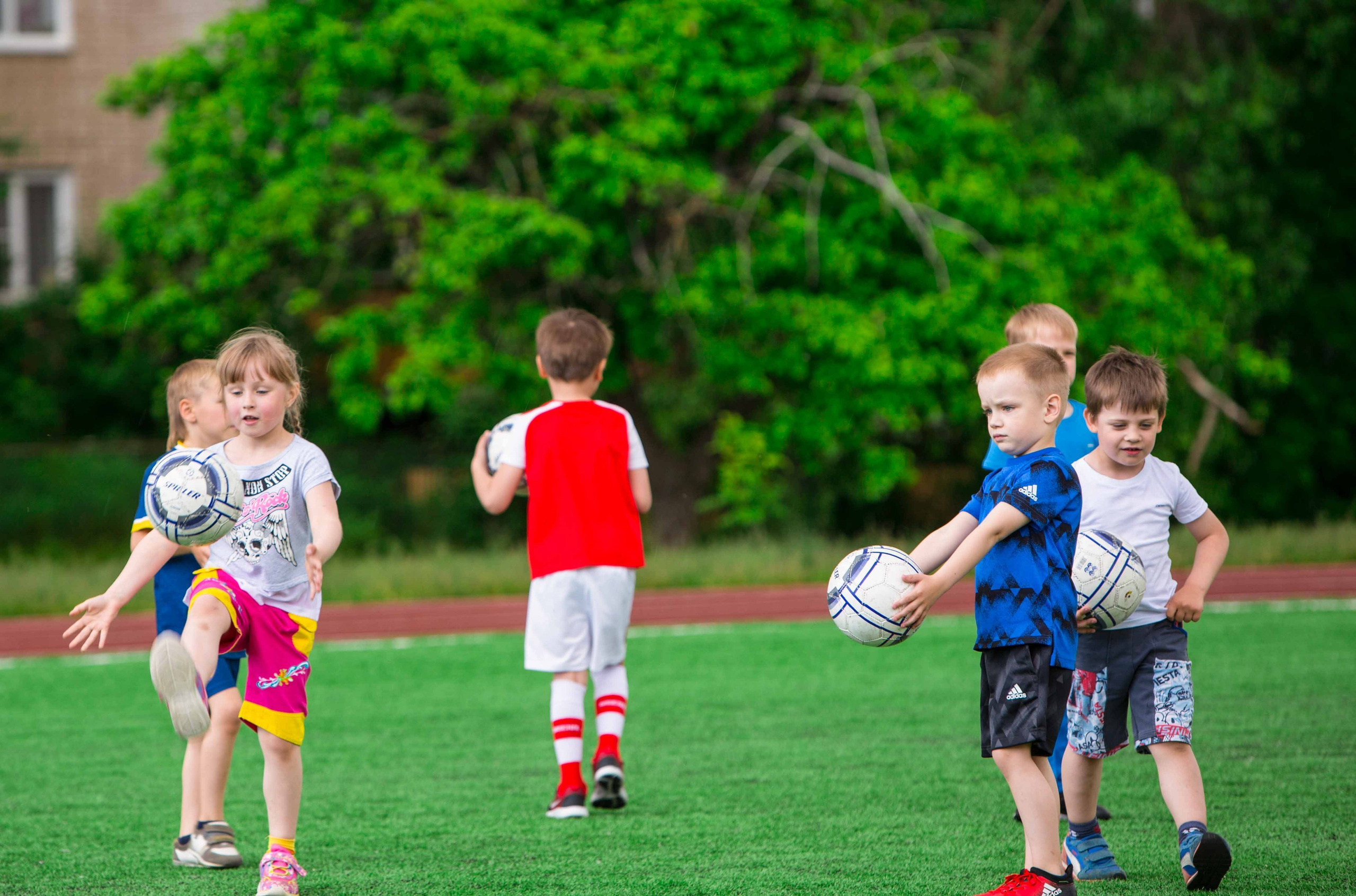 Футбольная школа «Юниор» — фото тренировок и игр. Выпускные альбомы для школы и детского сада — школьный фотограф Подольск, Троицк, Щербинка, Москва