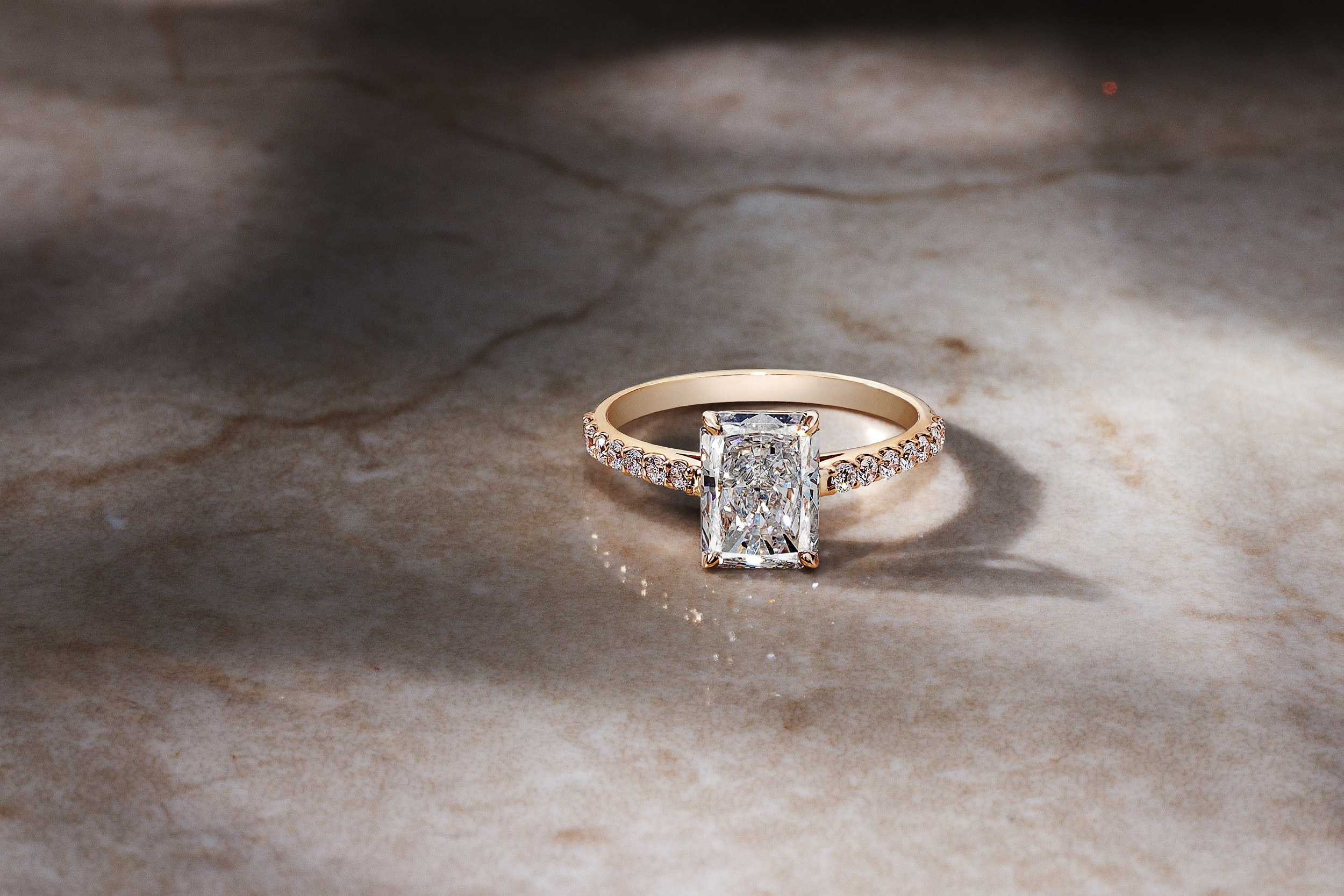 Рекламная фотосъёмка ювелирных украшений и драгоценных камней. Предметная фотосъемка ювелирных украшений. Профессиональный фотограф в Санкт-Петербурге для ювелиров. Студийная фотография. Ювелирный фотограф Сергей Пушкин. Фото для рекламы.  Product photographer in Saint-Petersburg, Russia. Gems photo. 