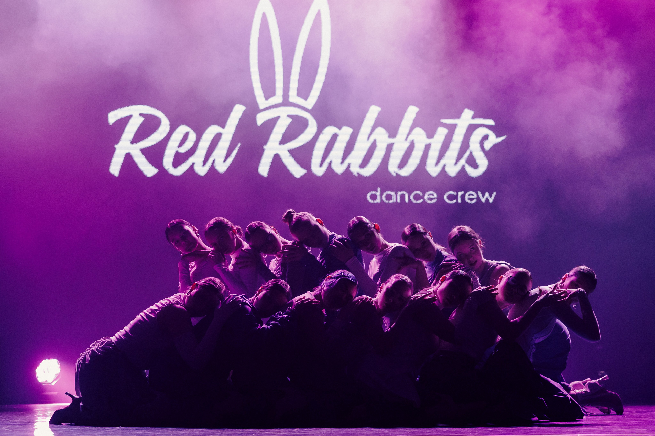 Отчётный концерт танцевальной школы «Red Rabbits» 2025. Лёшка Варзегов — фотограф