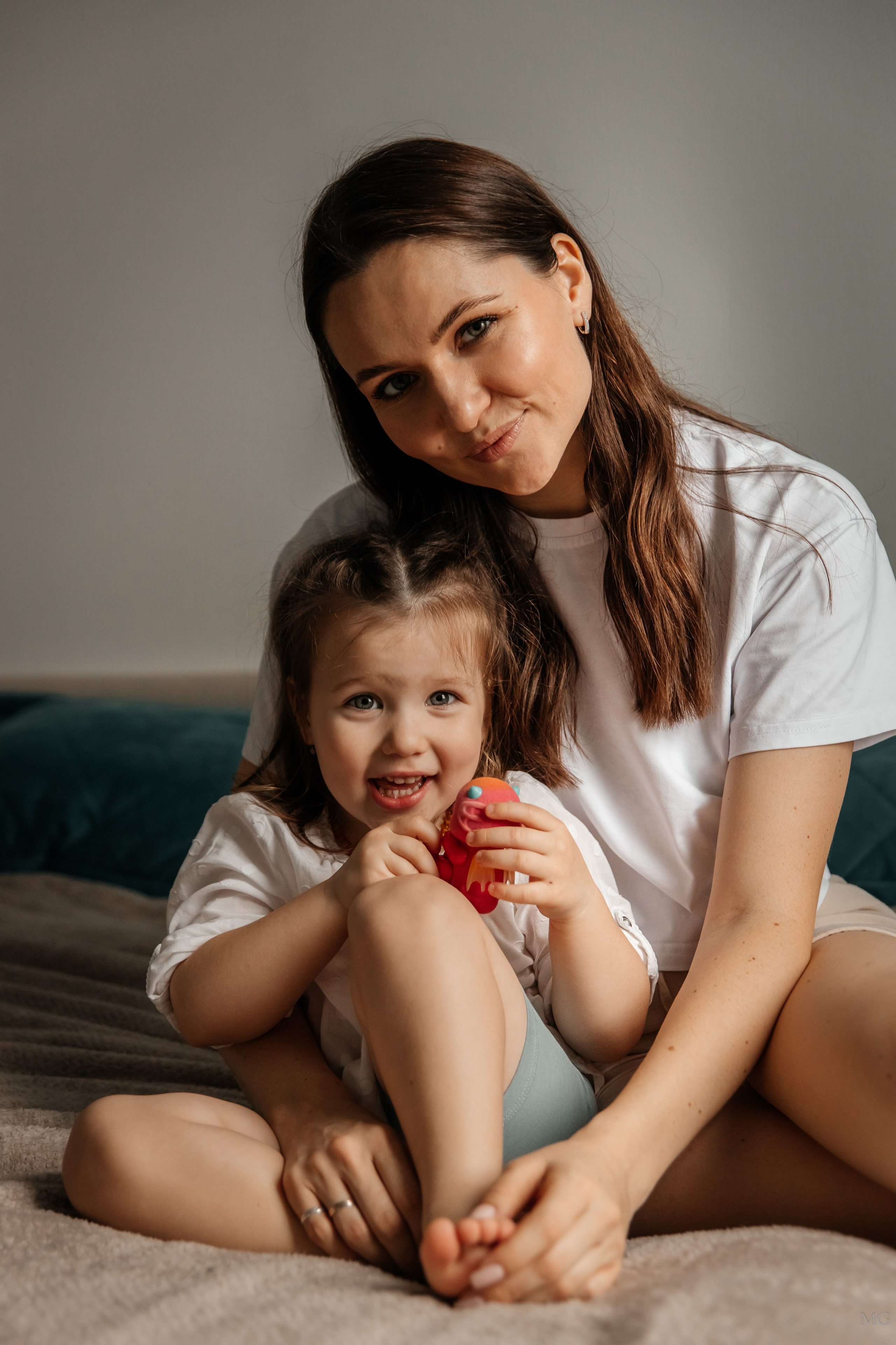 Софа и родители. Маша Гонтарь Семейный домашний репортажный фотограф в Санкт-Петербурге