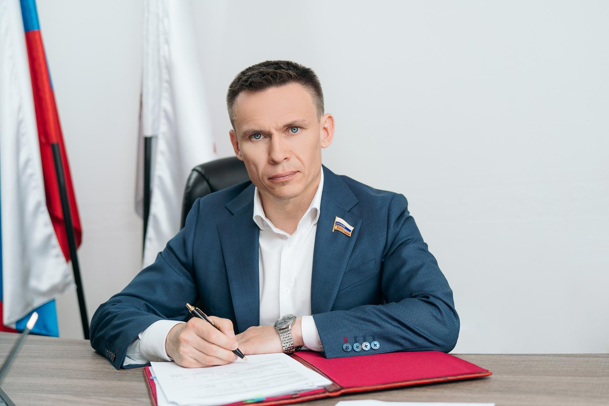 Депутат Парамонов Александр Васильевич