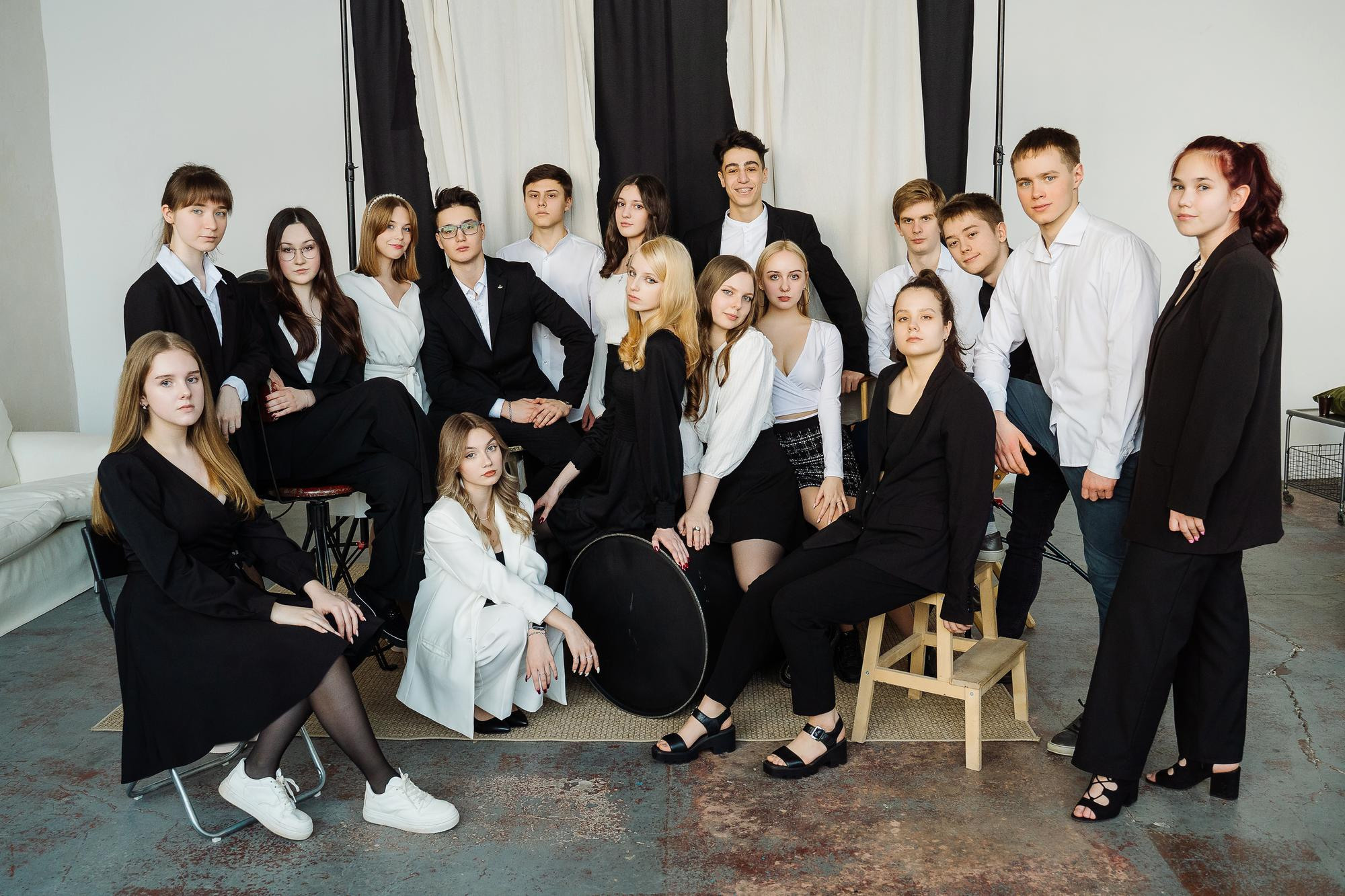 Портреты для альбомов Гимназия 17 кл.11Б