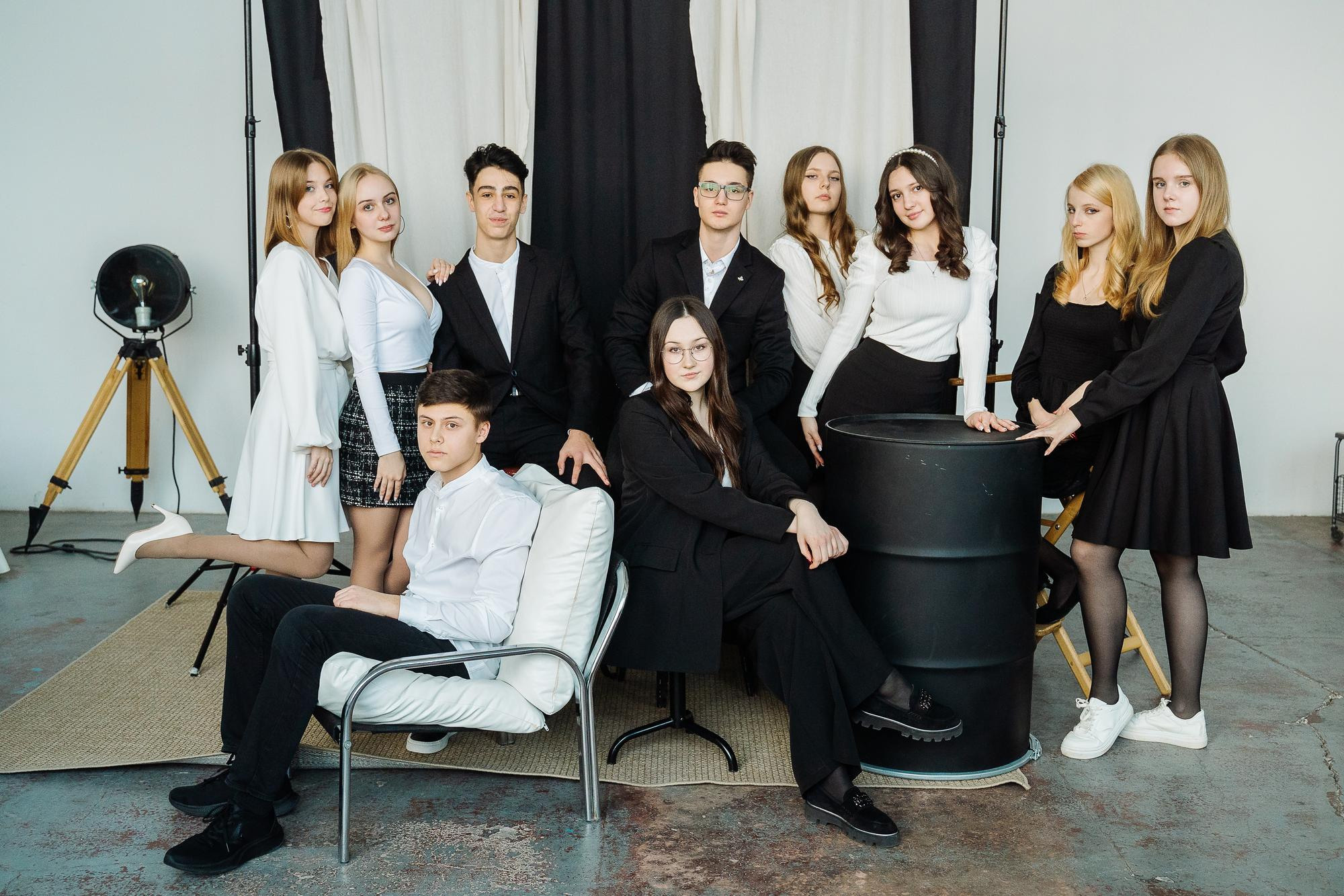 Портреты для альбомов Гимназия 17 кл.11Б