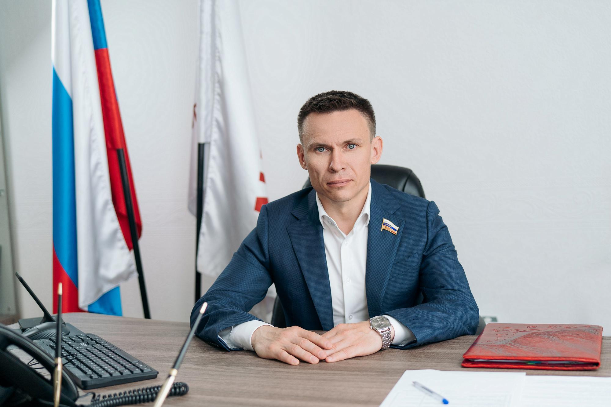 Депутат Парамонов Александр Васильевич