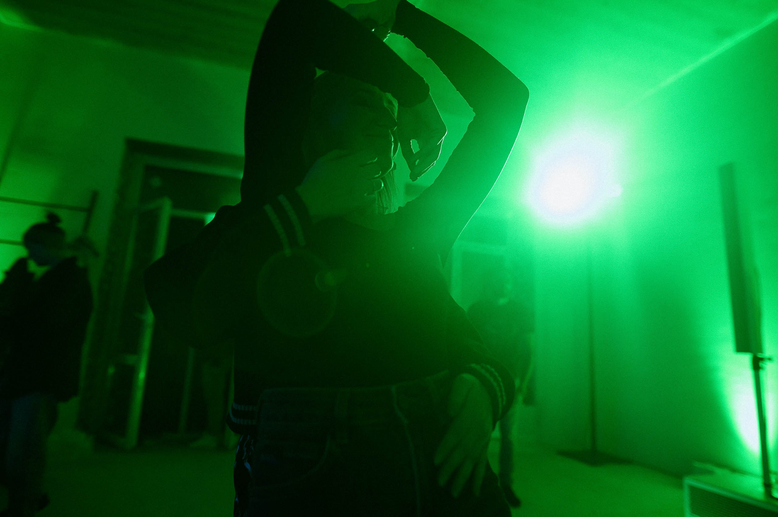 Вечеринка в новостройке. Евгений Нисковских — свадебный и репортажный фотограф в Тюмени