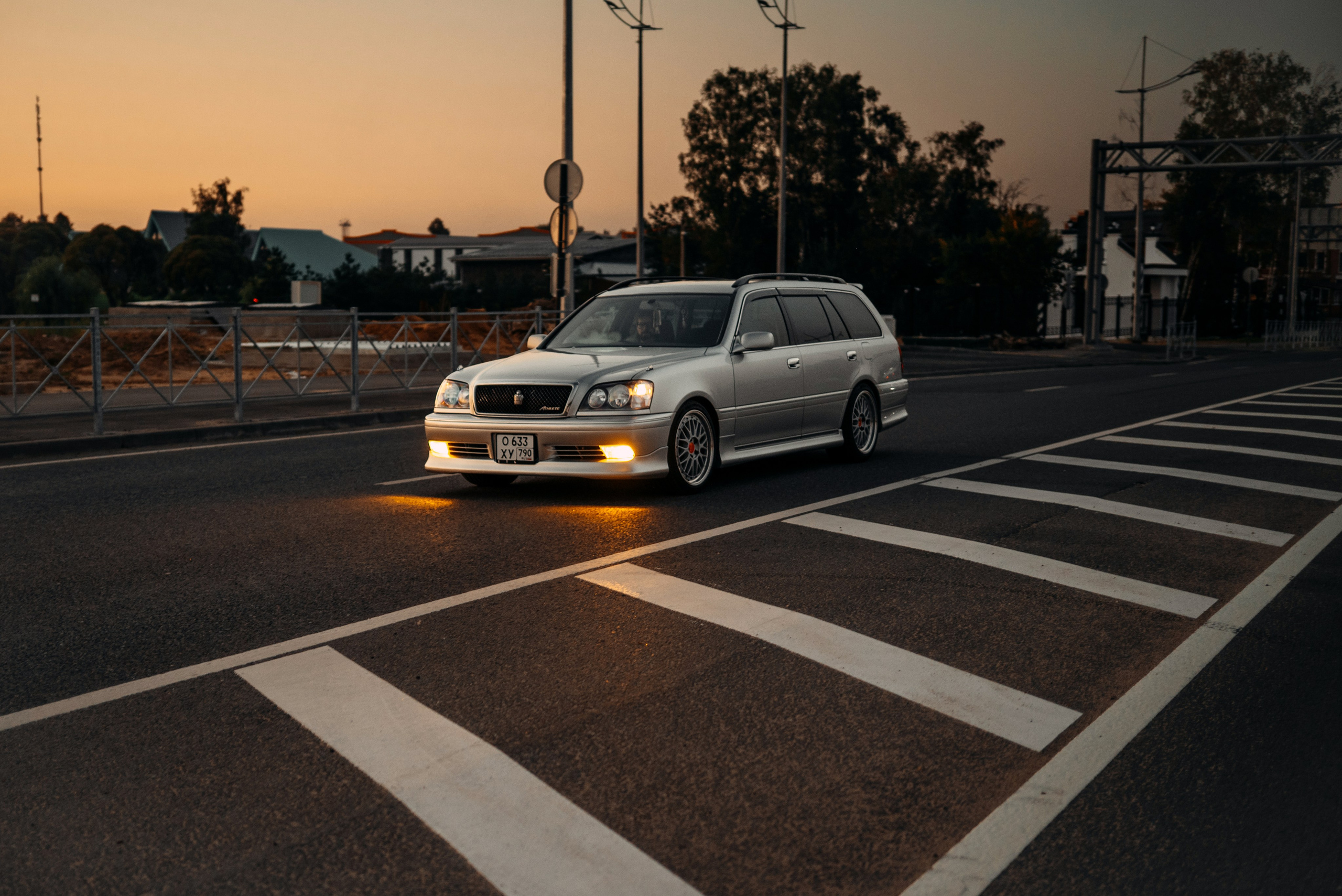 Toyota Crown Estate Athlete V JZS171W. DeLorein