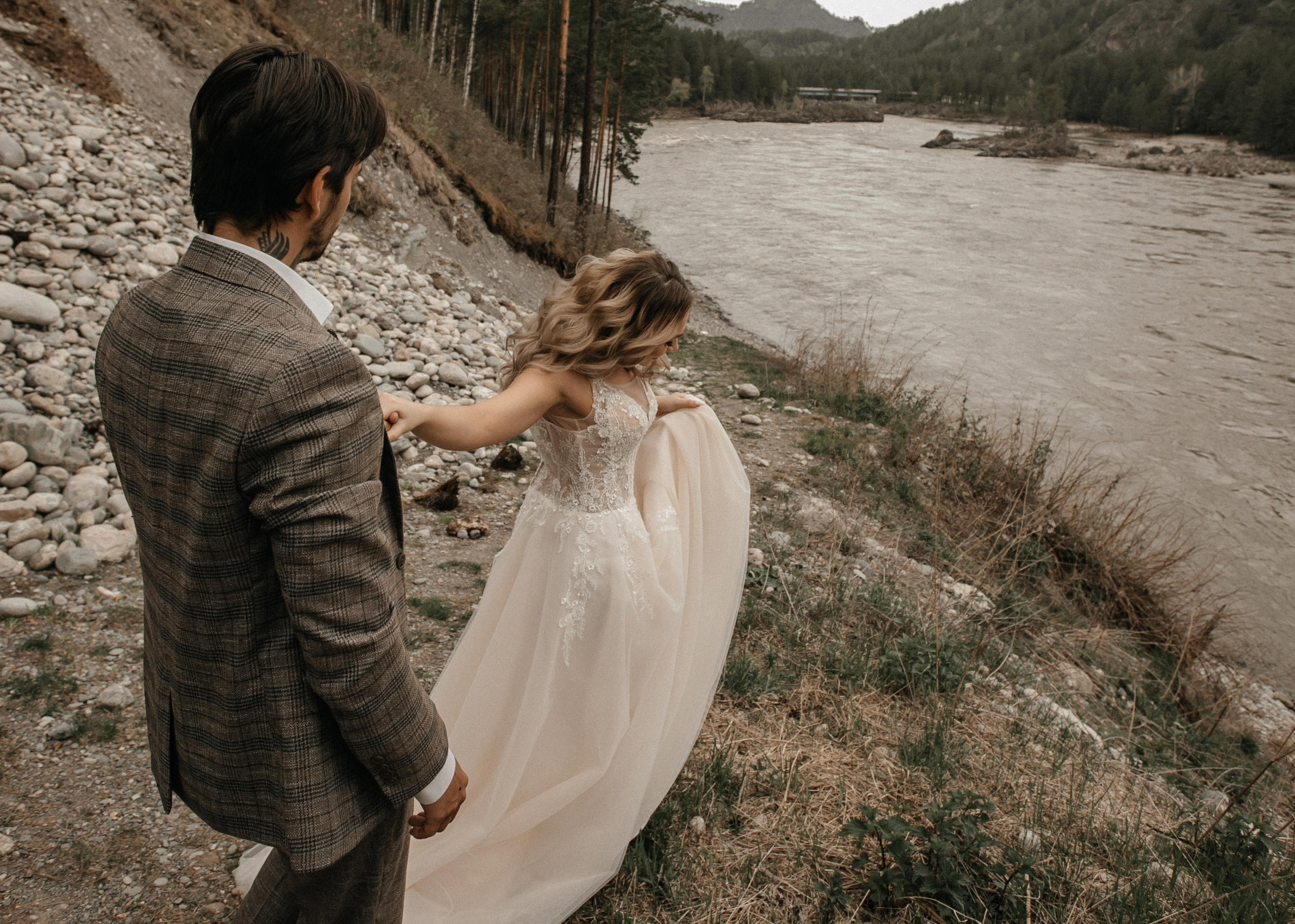 Свадебная история для двоих в Горном Алтае. Свадебный и семейный фотограф Рассказова Виктория