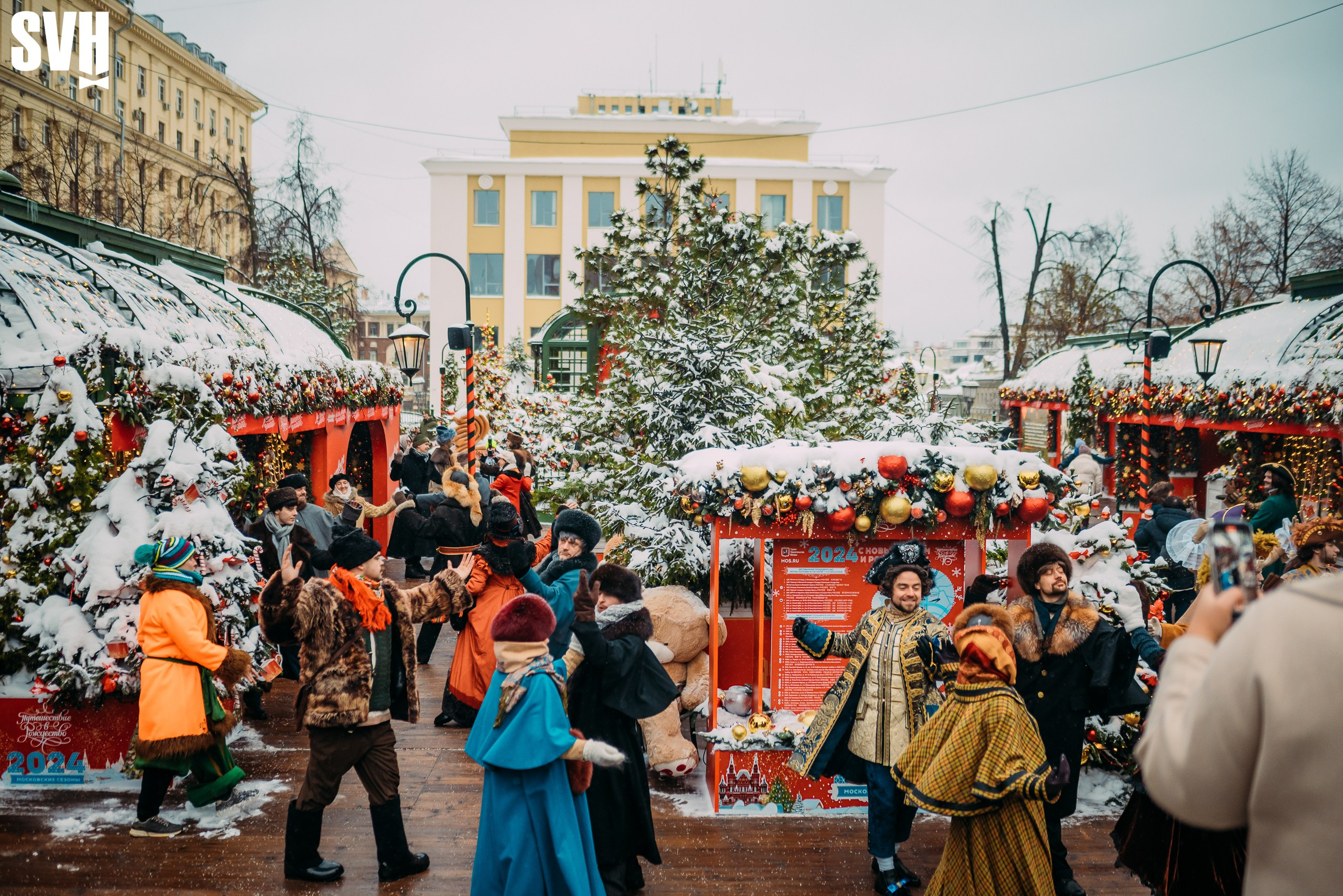 Новогодняя ярмарка на Тверской площади