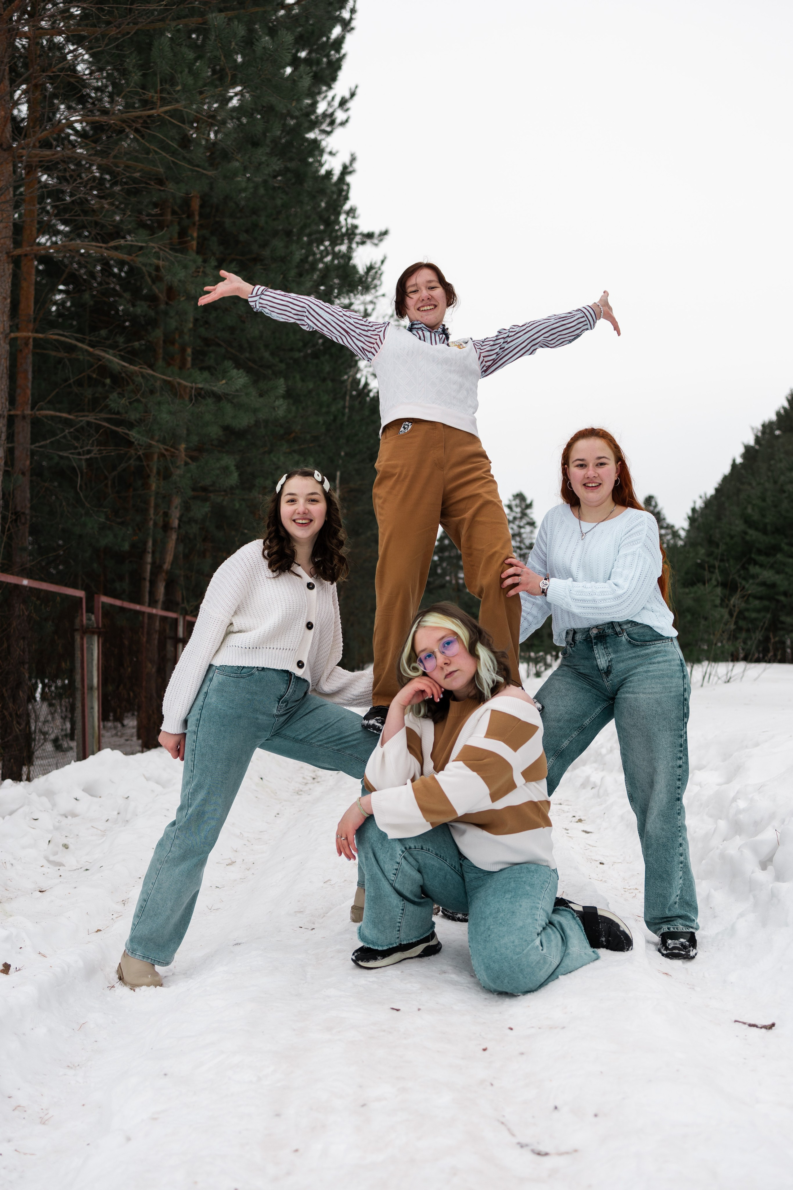 Примеры фото. Выпускные альбомы в Екатеринбурге/ Арамиль/ Сысерть по низким ценам