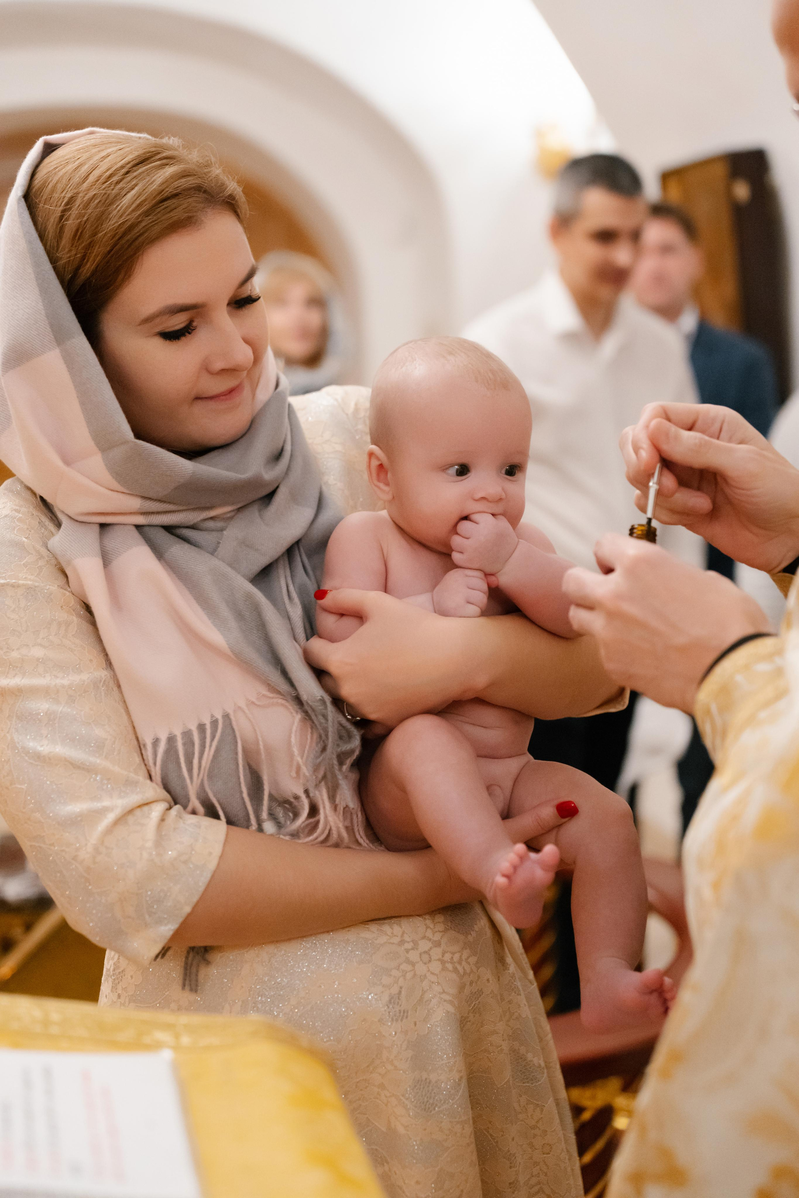 Фотограф на крещение в Церкви Троицы Живоначальной в Останкино