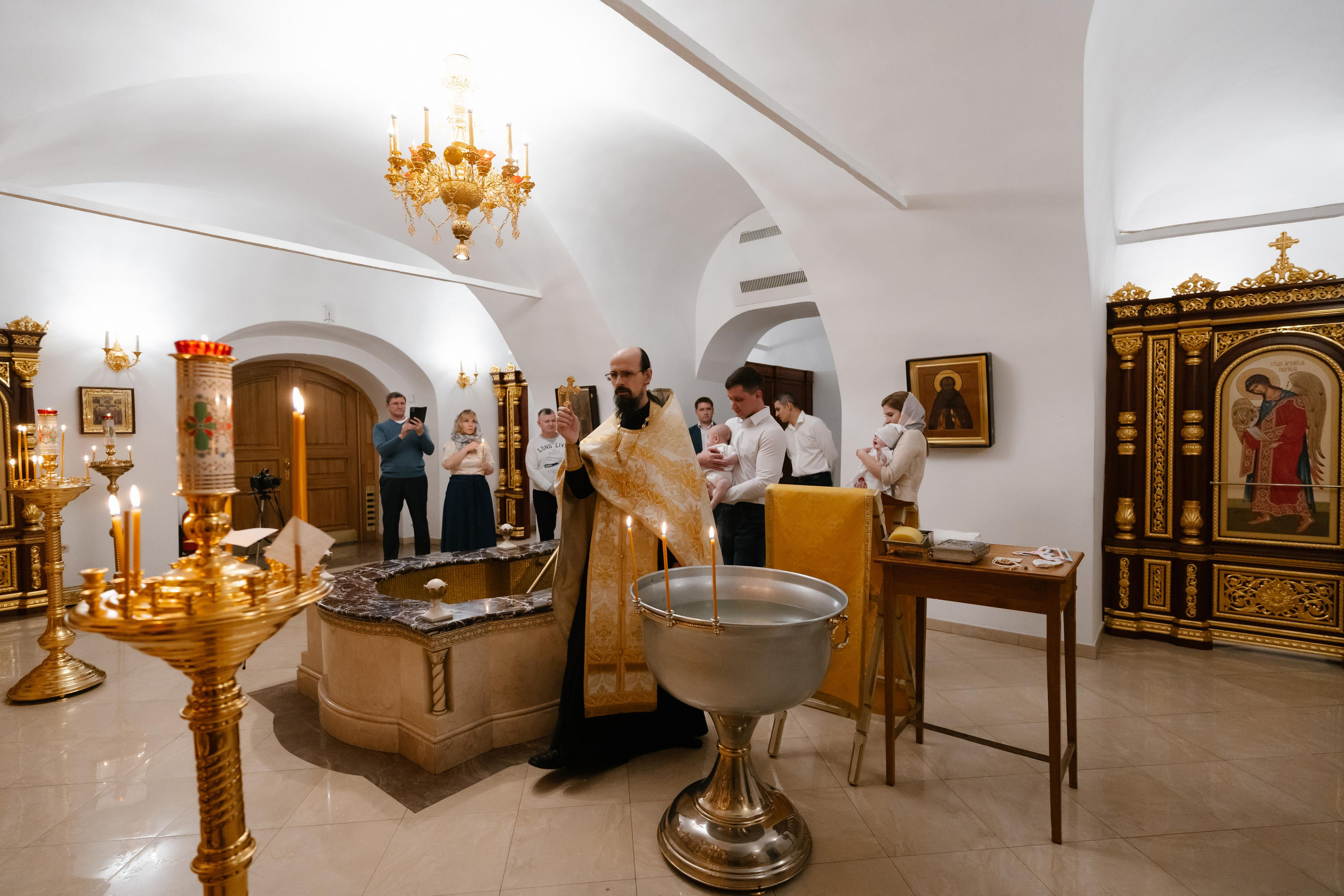 Фотограф на крещение в Церкви Троицы Живоначальной в Останкино