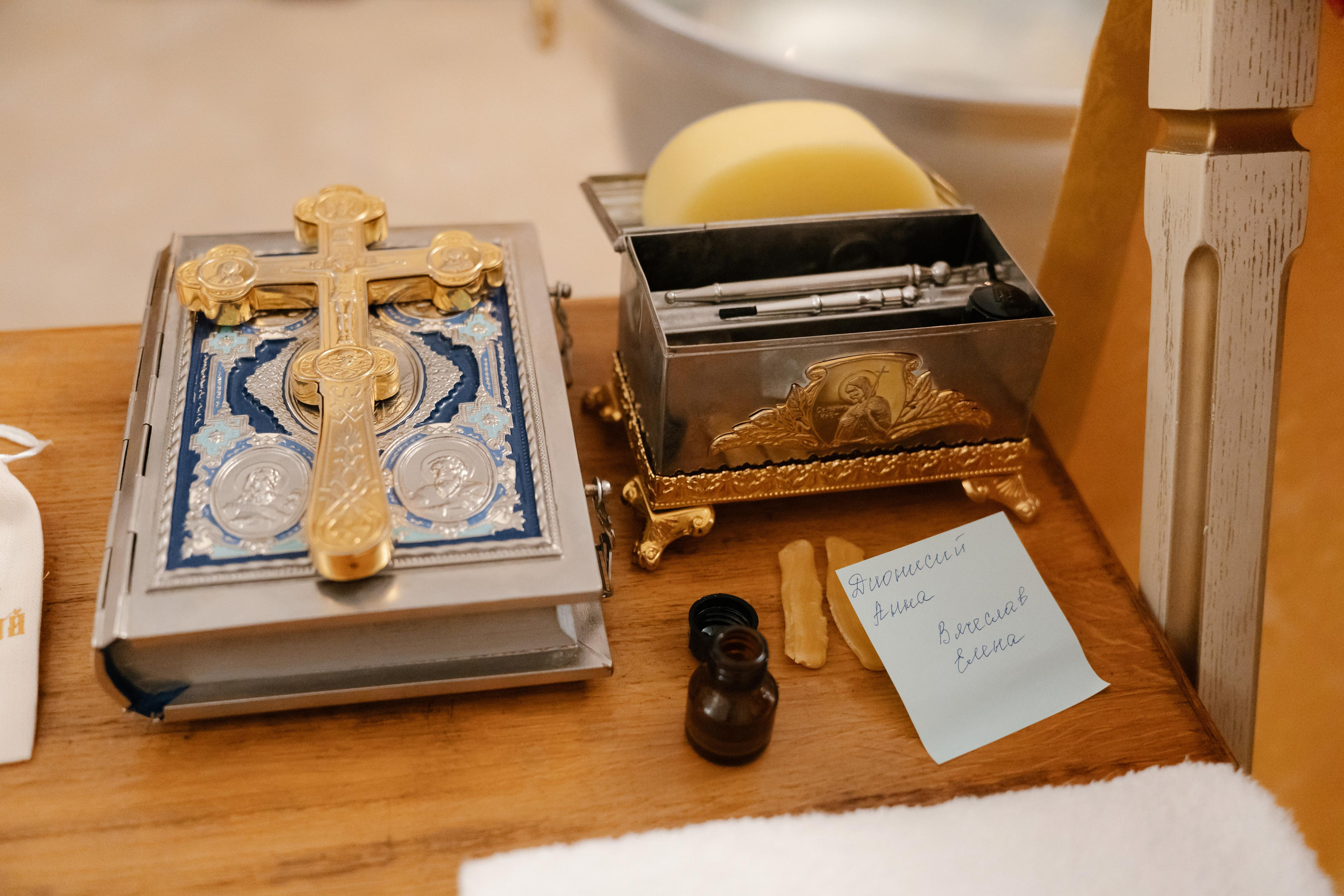 Фотограф на крещение в Церкви Троицы Живоначальной в Останкино