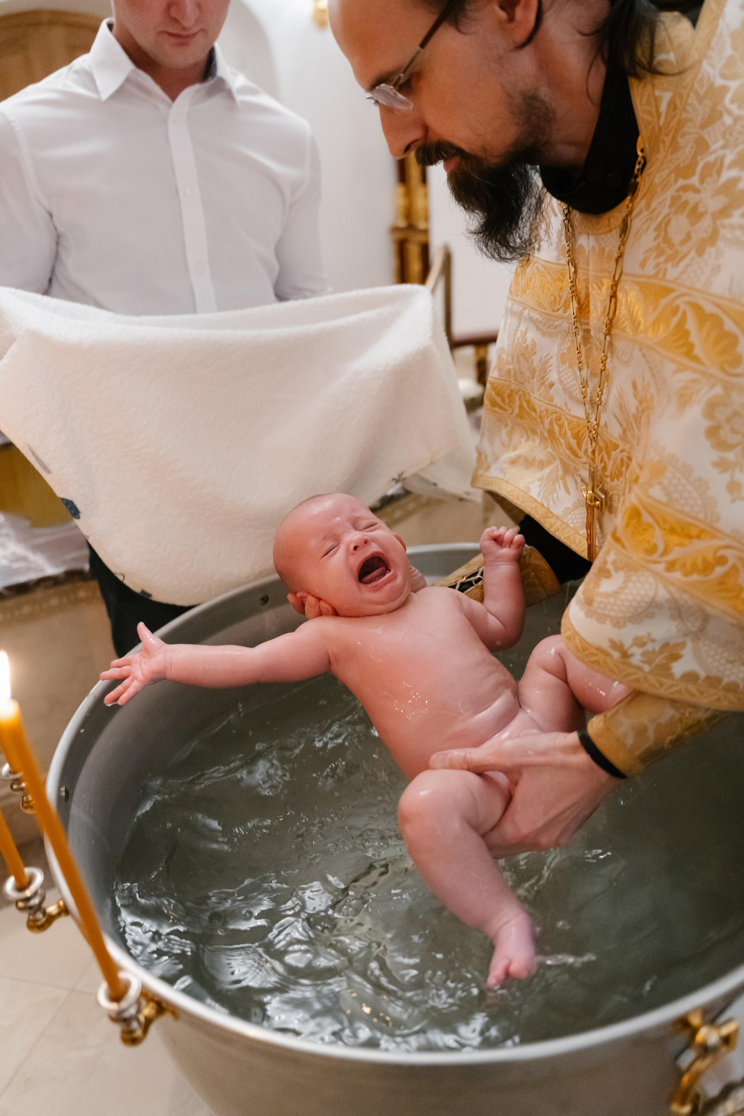 Фотограф на крещение в Церкви Троицы Живоначальной в Останкино