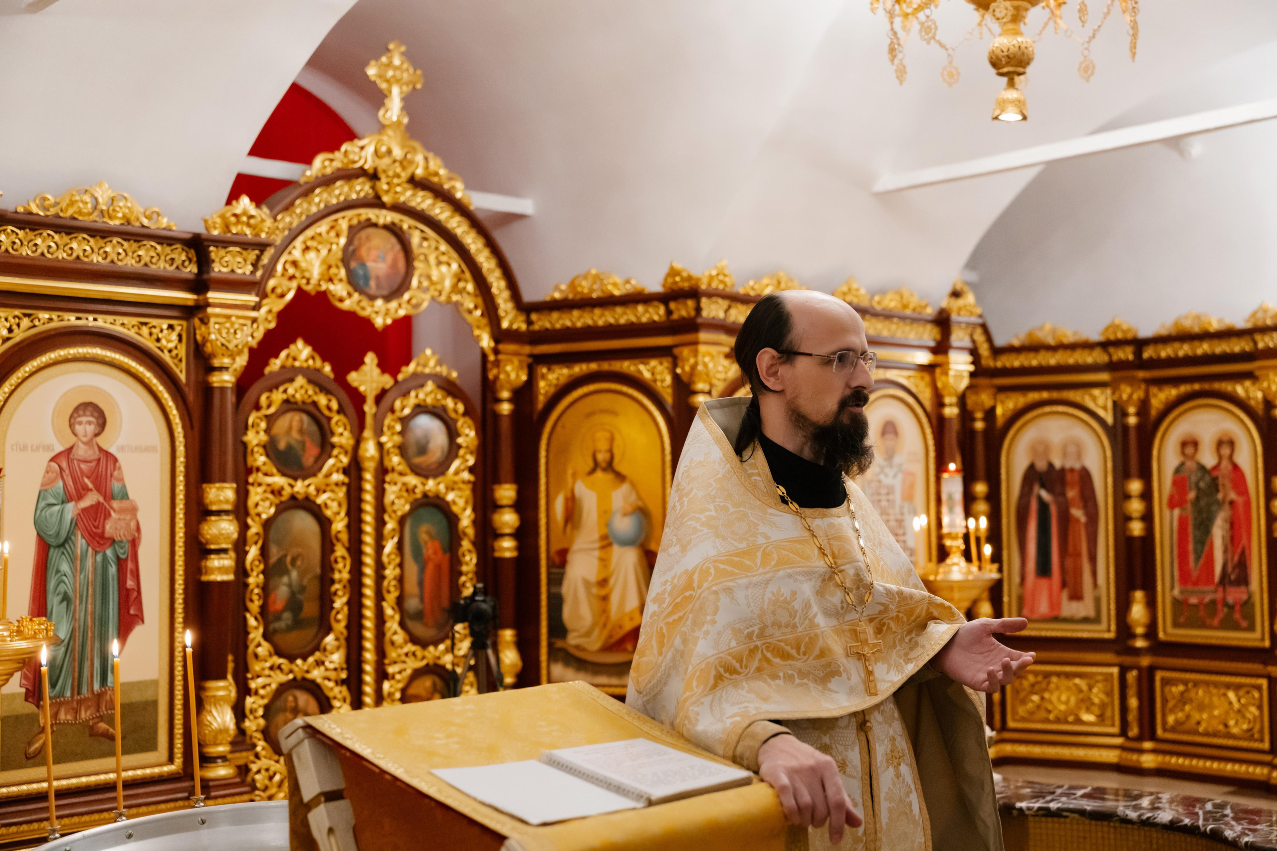 Фотограф на крещение в Церкви Троицы Живоначальной в Останкино