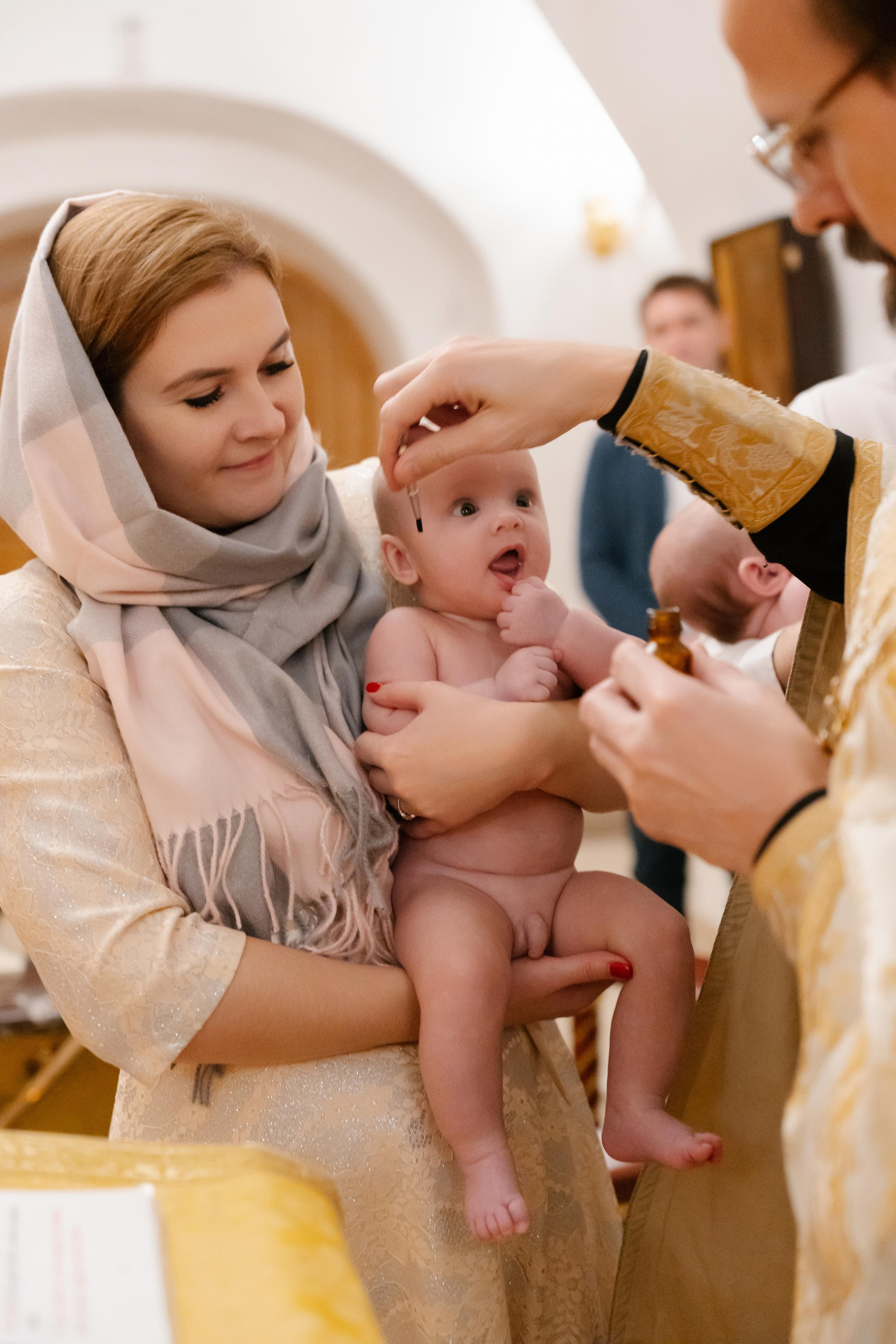 Фотограф на крещение в Церкви Троицы Живоначальной в Останкино