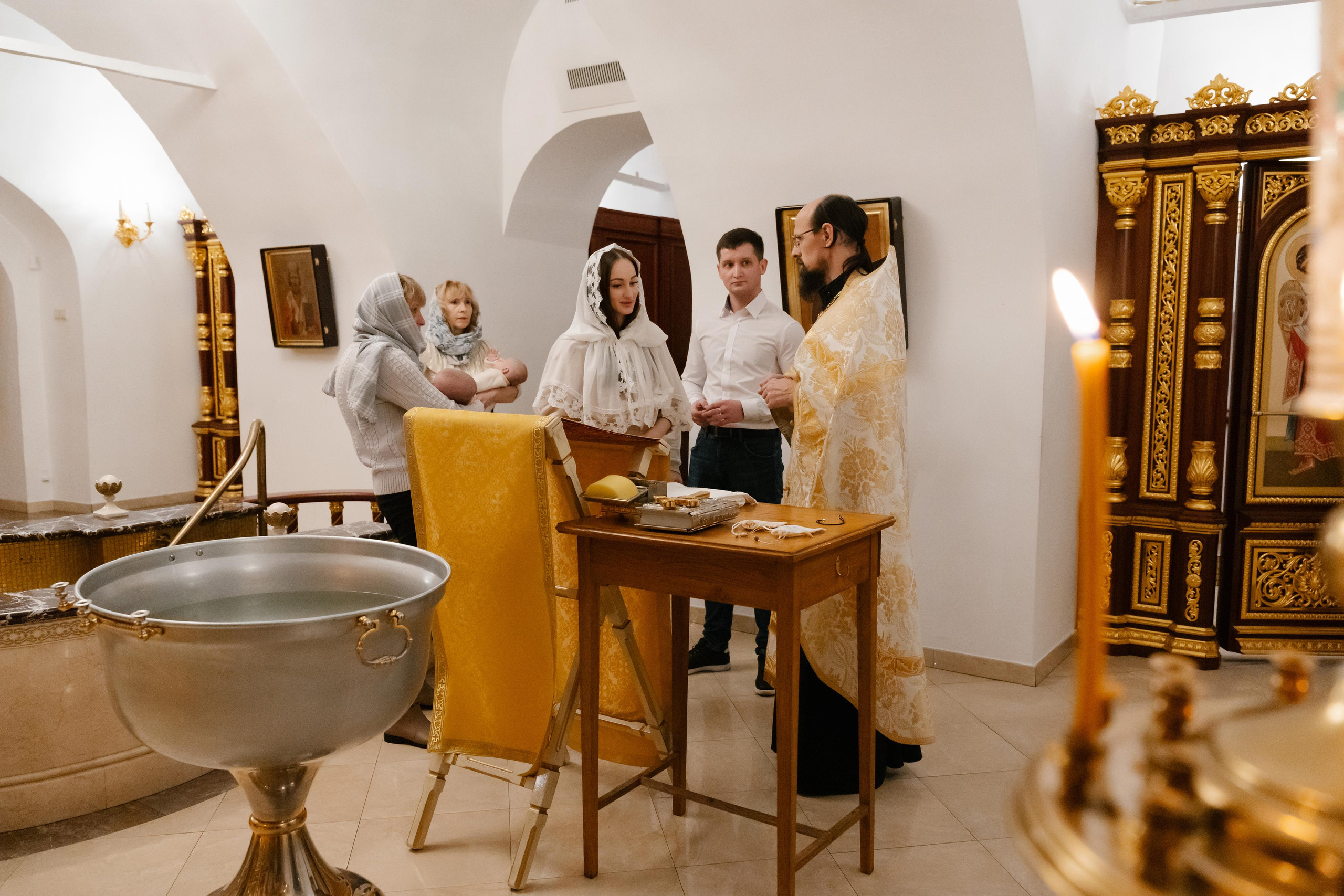 Фотограф на крещение в Церкви Троицы Живоначальной в Останкино