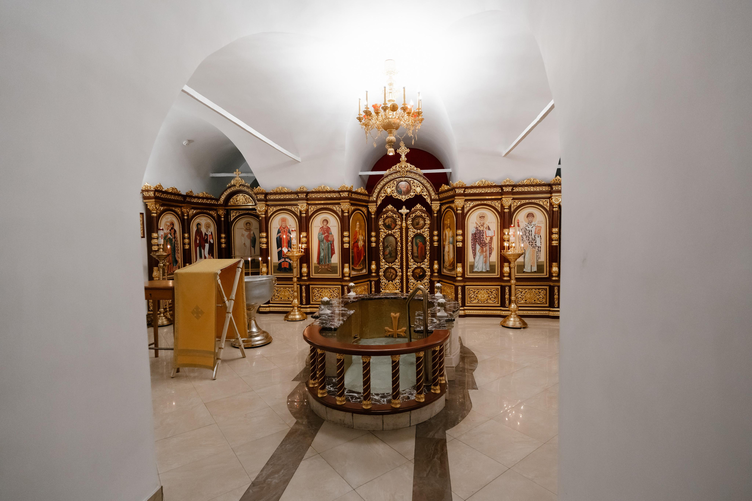 Фотограф на крещение в Церкви Троицы Живоначальной в Останкино