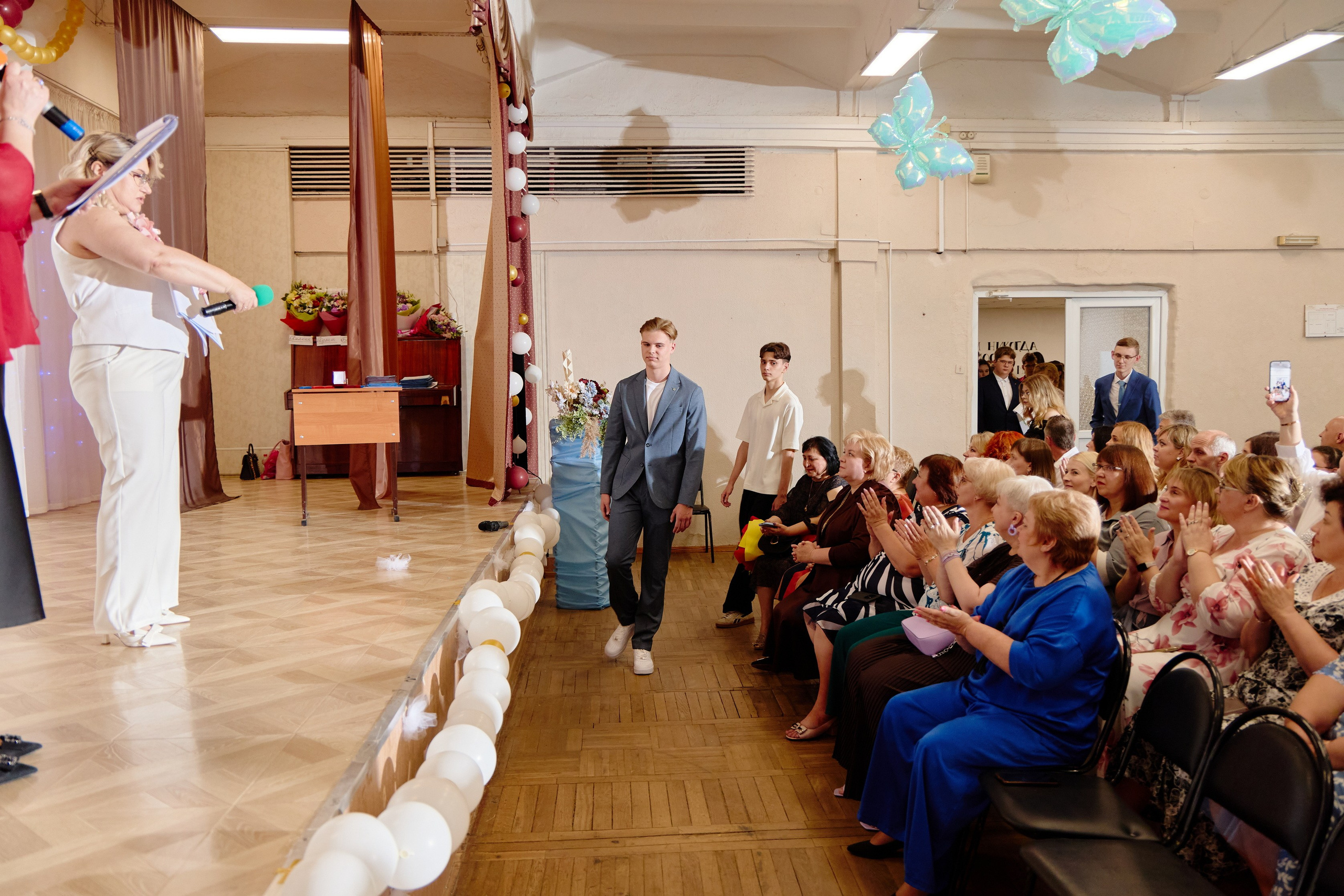 Выпускной 35 Сош. Фотограф Выпускные альбомы Таганрог Сергей Коробченко