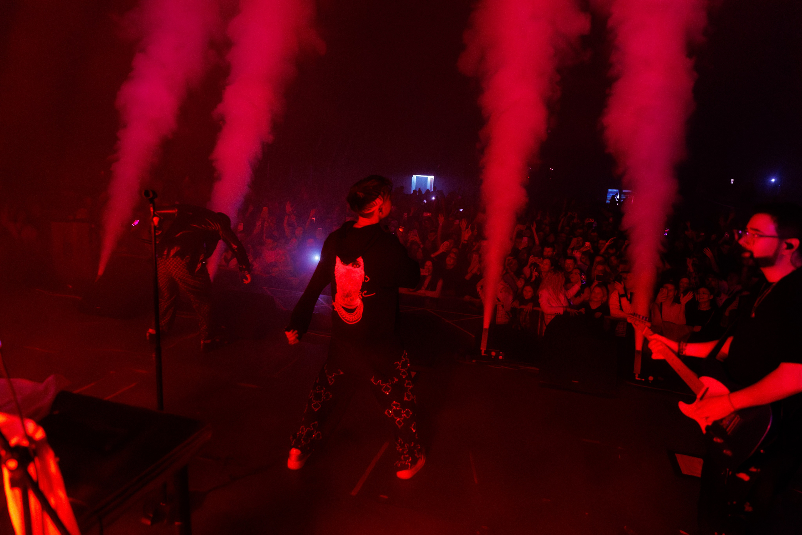 Фотоотчёт и репортаж с концерта группы GAYAZOV$ BROTHER$. Красильников Евгений — профессиональный фотограф в Ростове-на-Дону