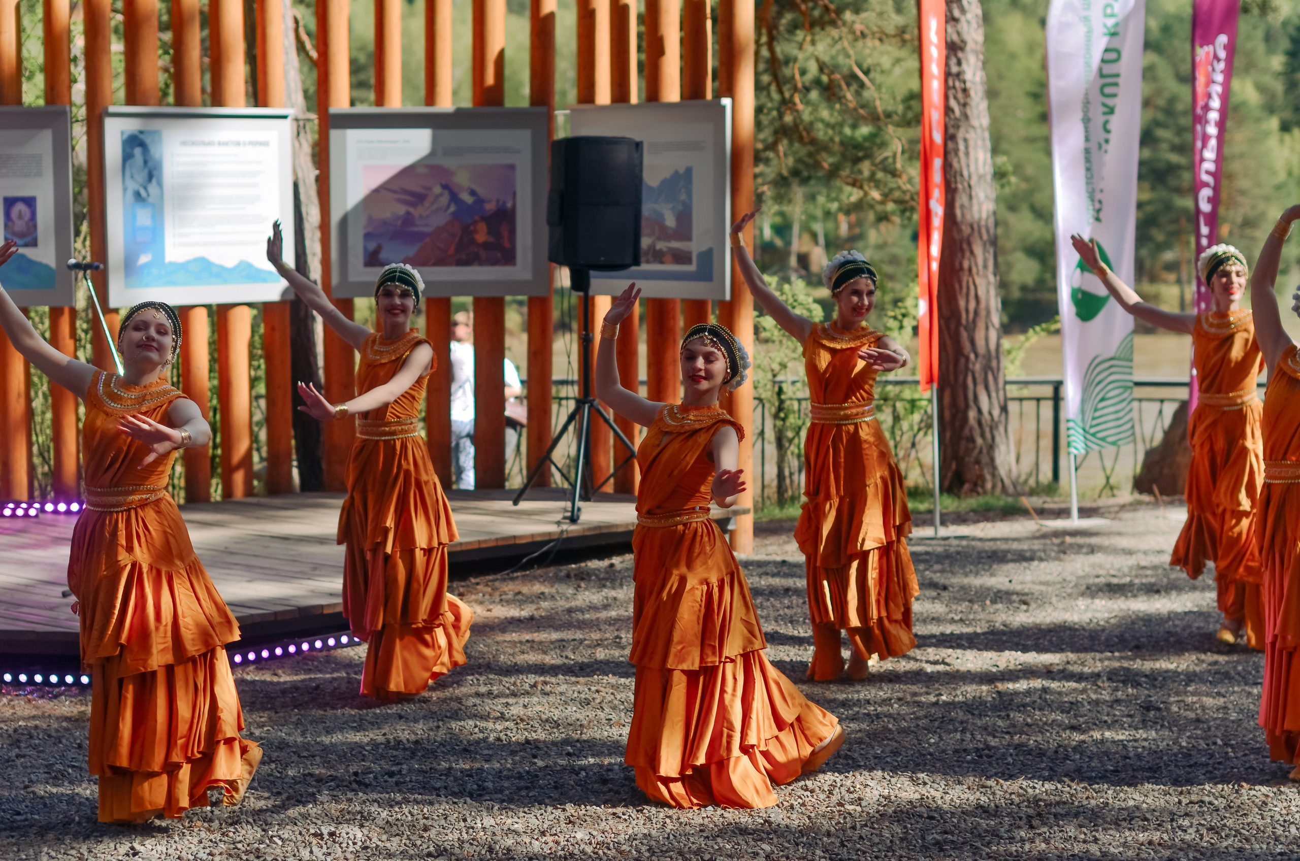 Фестиваль «Цветение Маральника на Алтае 2025». Фоторепортаж. Денисова Аля — фотограф для парных съемок и индивидуальных историй в Барнауле