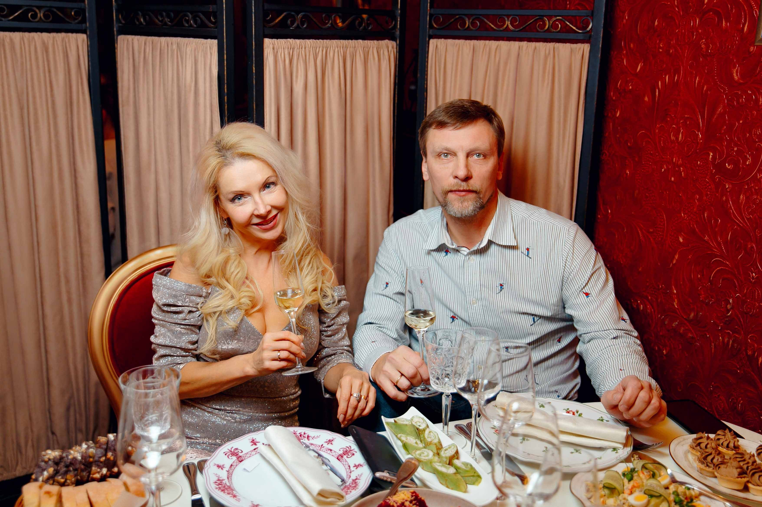 Вечер в «Дежавю». Ваш репортажный фотограф Артемий Антонов