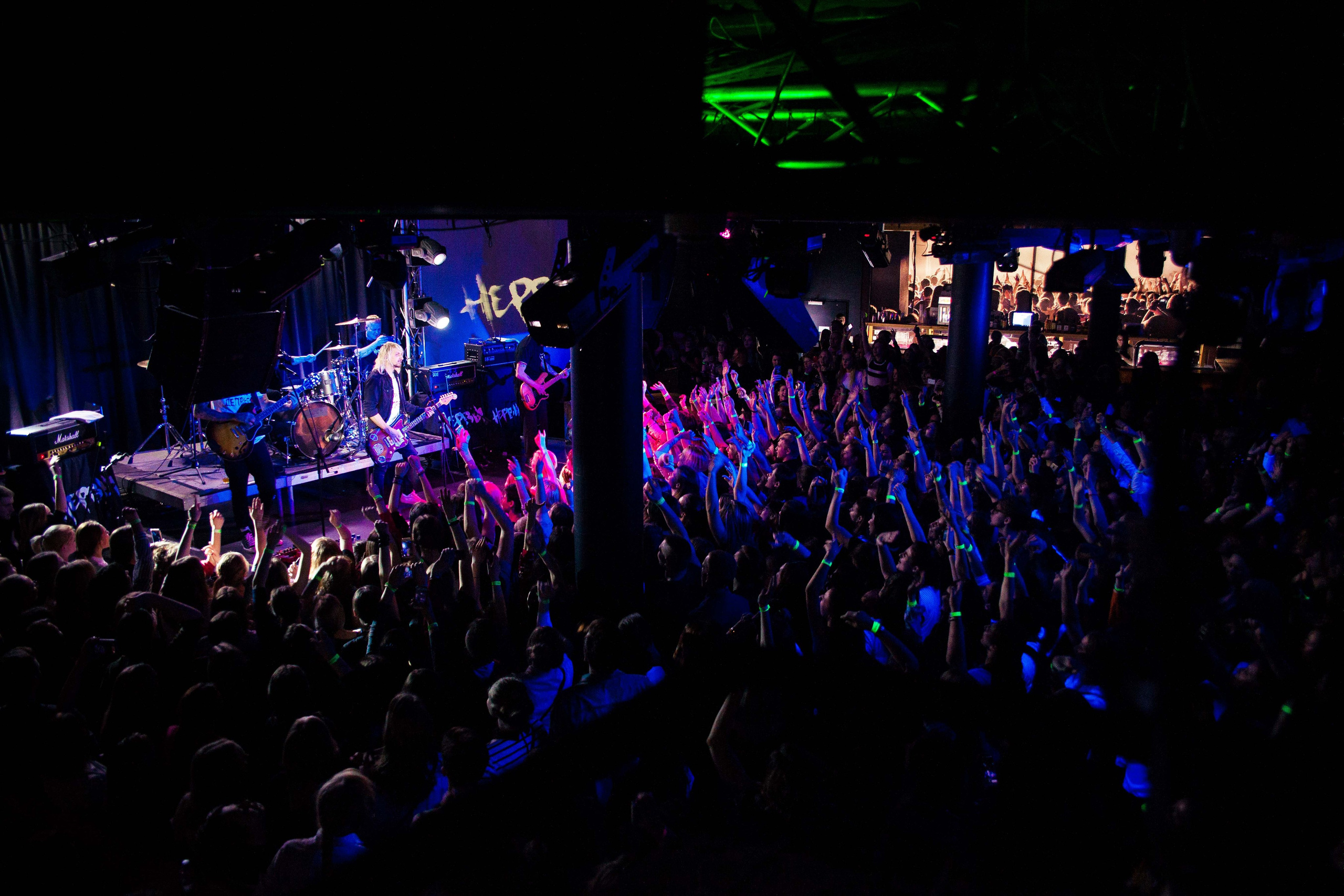 Концерт «Нервы». Ваш репортажный фотограф Артемий Антонов