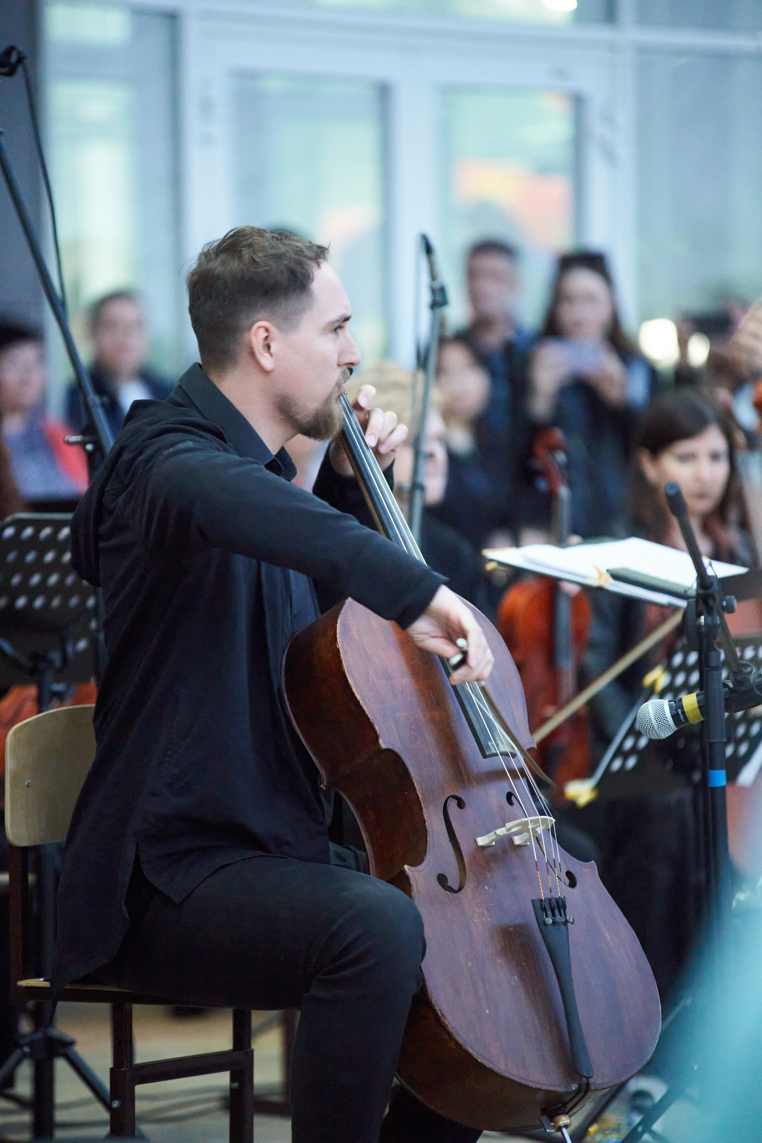 Репортаж: Музыкальная школа Виртуозы в Ночь музеев у планетария. Репортажный и женский фотограф в Новосибирске