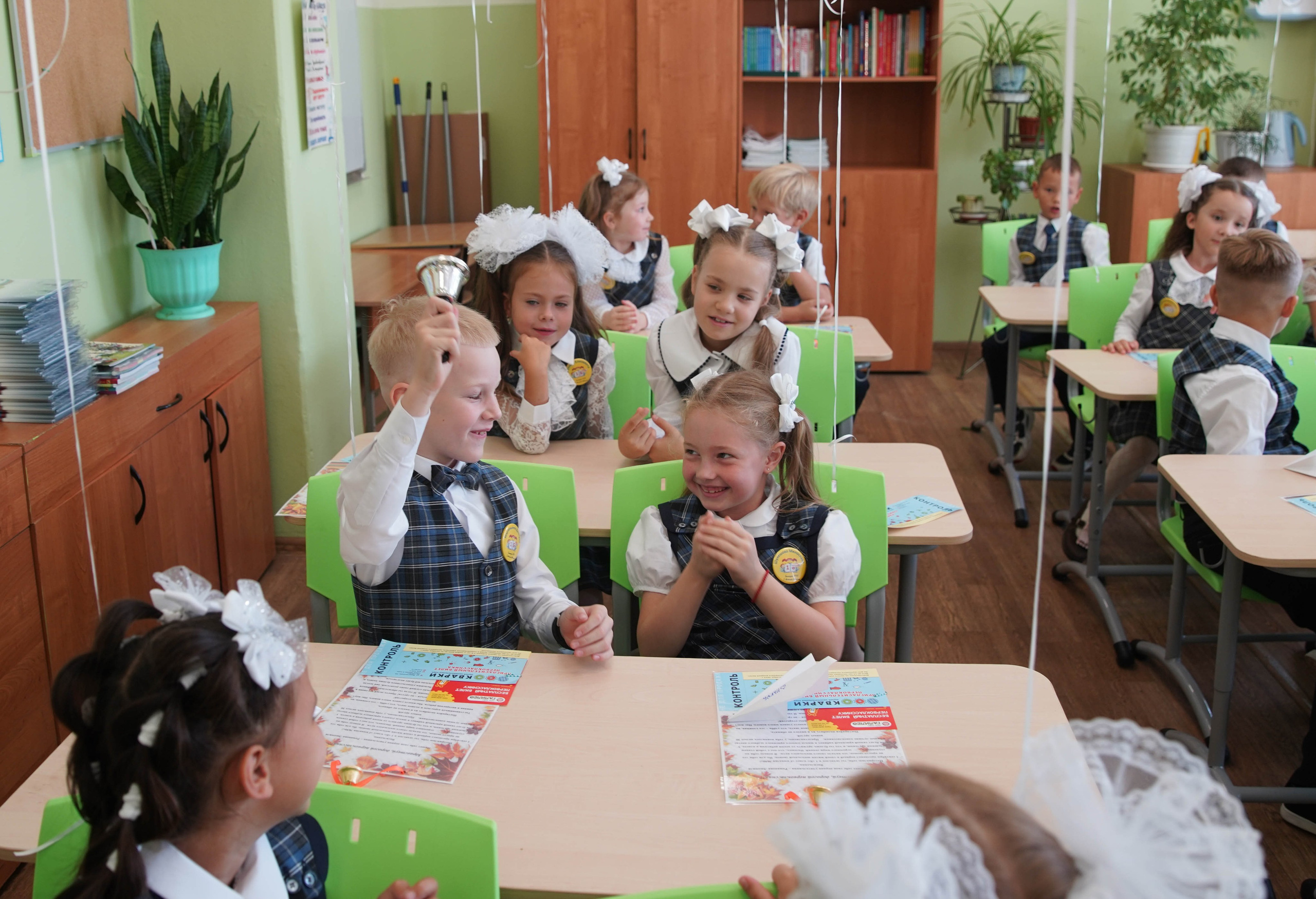 Первый класс линейка, в классе, портреты. Семейный и детский фотограф в Нижнем Новгороде