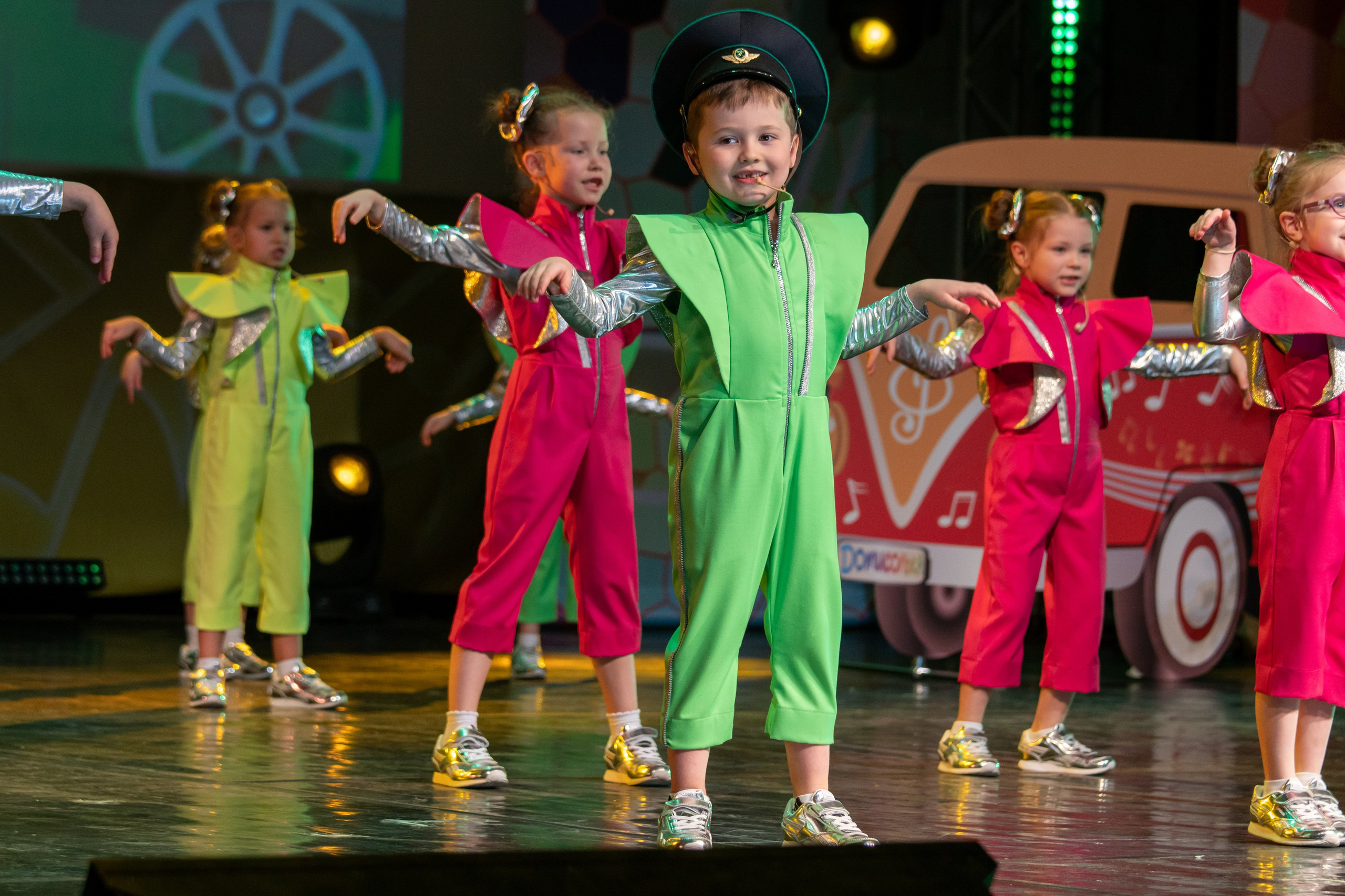 Съёмка концерта для Домисольки, большой концертный зал Космос. «Студия DRONAVT`s» — видеосъёмка и фотография г. Москва