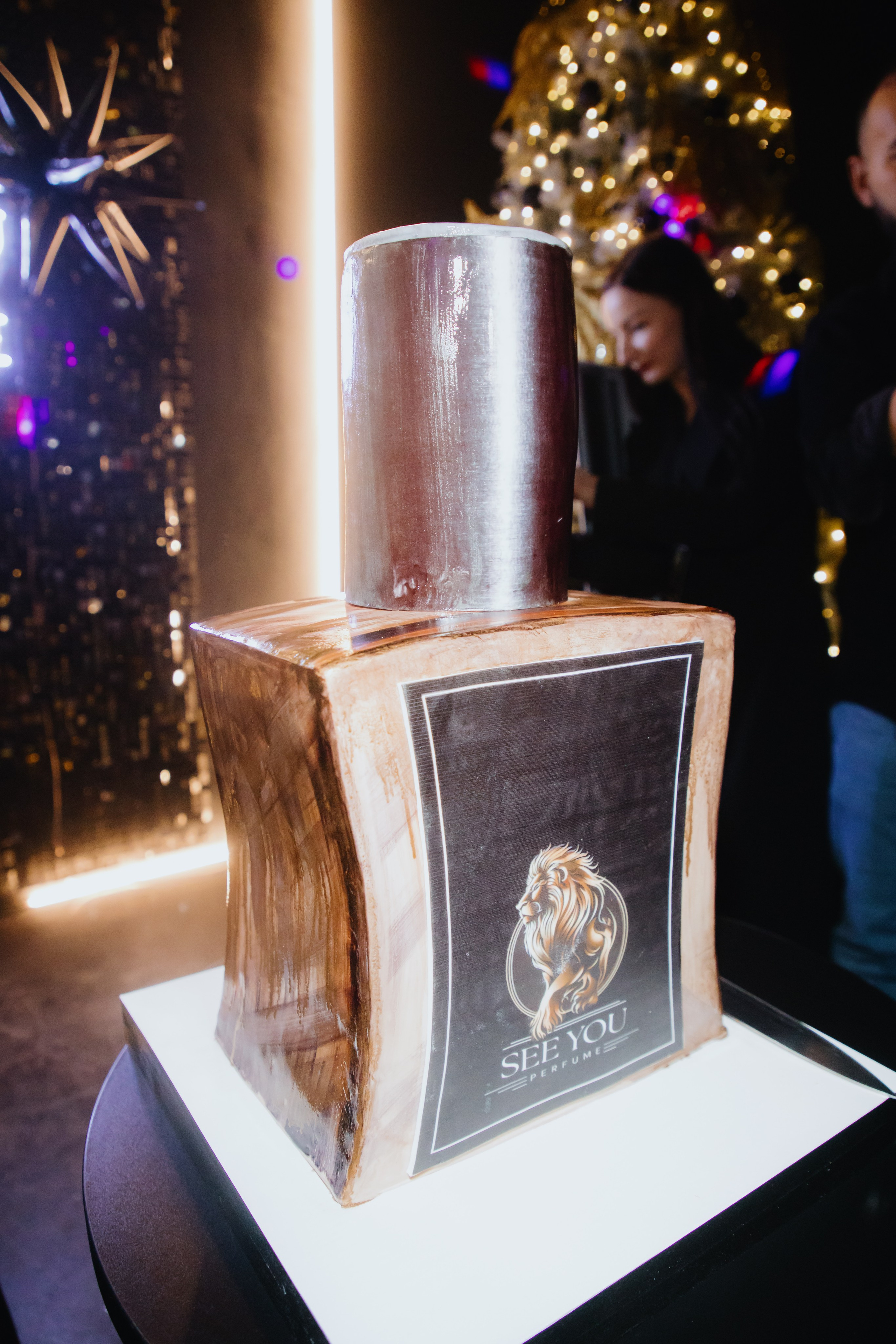 See `You Perfume. Фотограф в Москве и Санкт-Петербурге Дарина