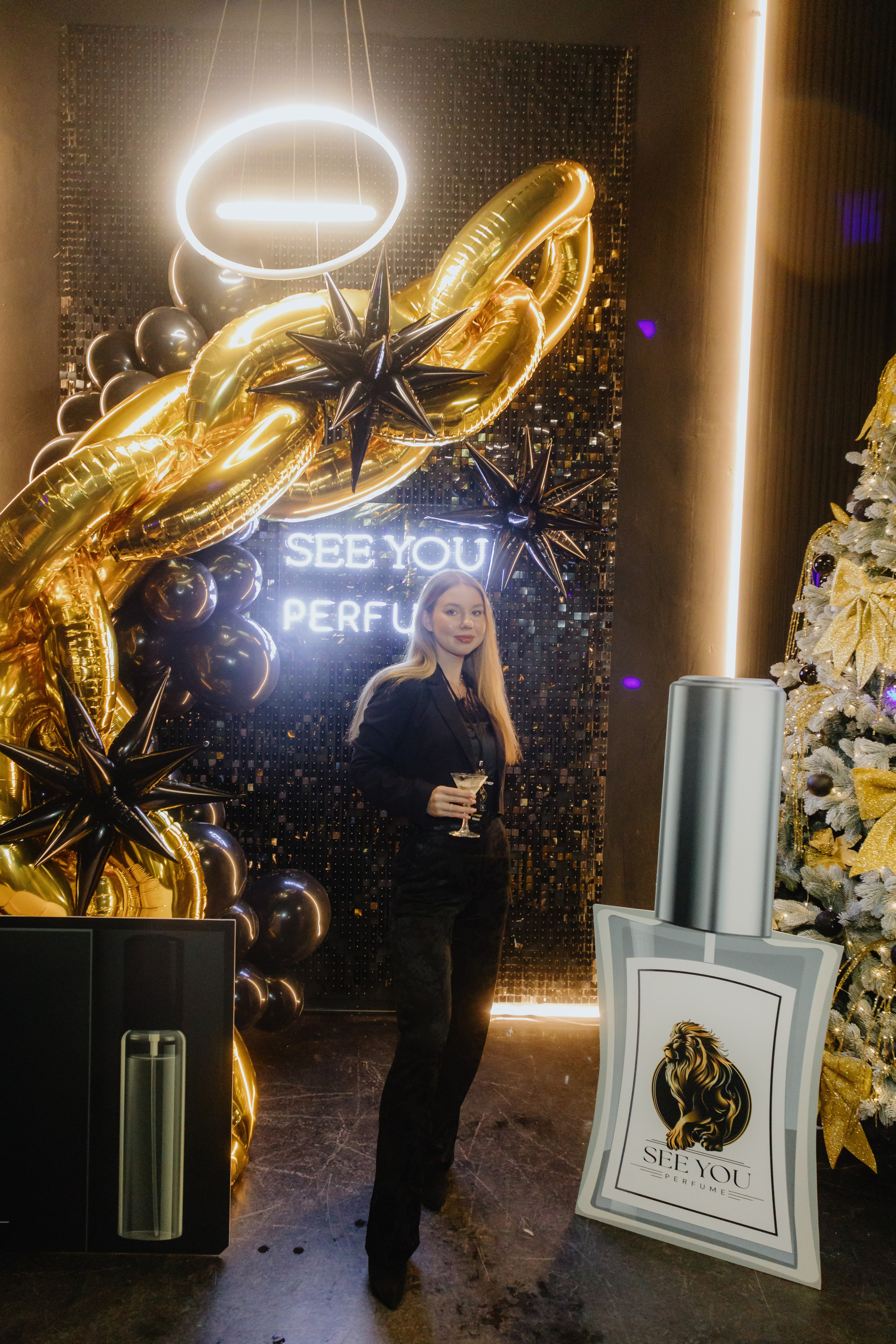 See `You Perfume. Фотограф в Москве и Санкт-Петербурге Дарина