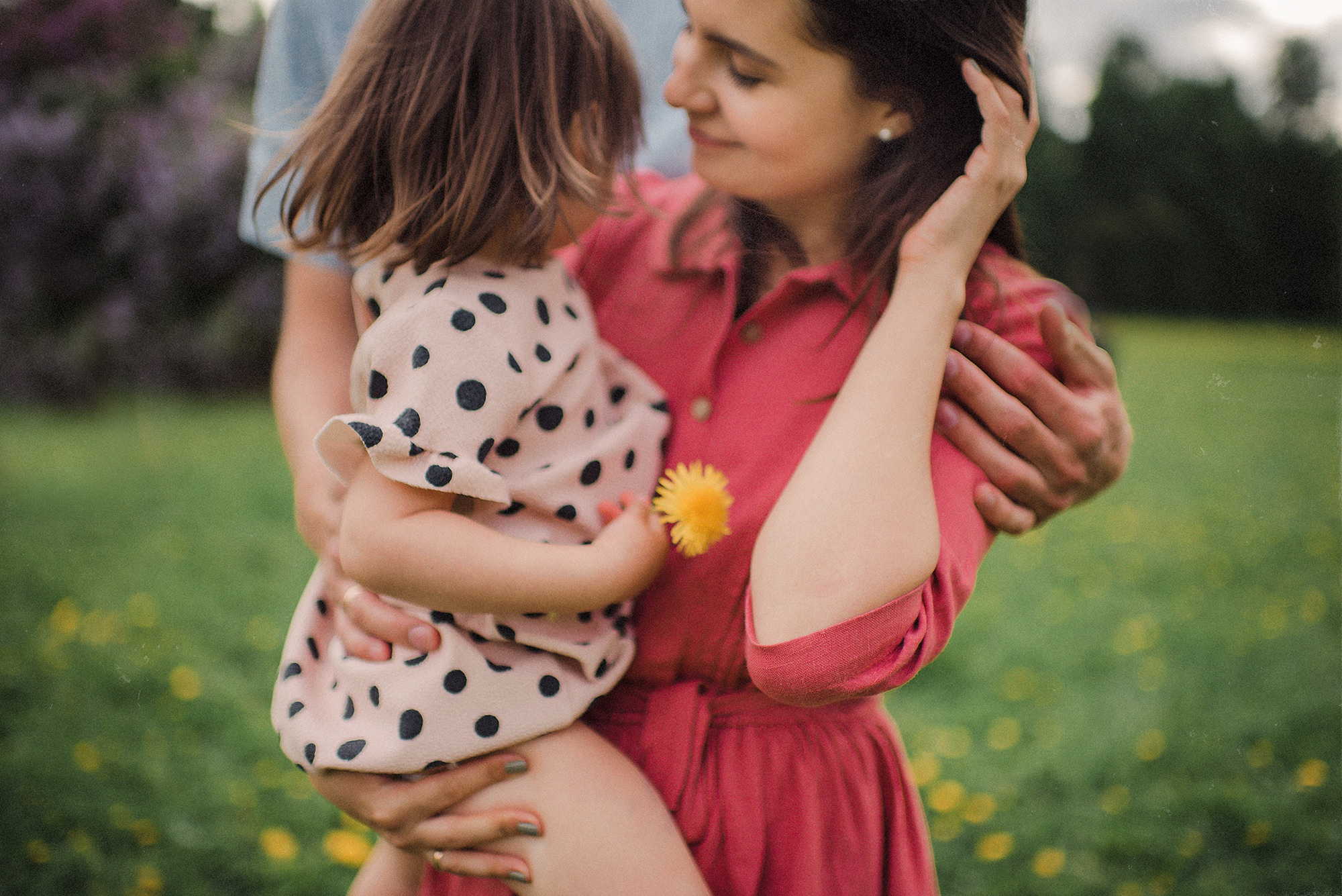 ЖЕНЬКИ и ПОЛИНА В ЦВЕТУЩЕМ КОЛОМЕНСКОМ. Свадебный и семейный фотограф РИТА БОЧКАРЁВА