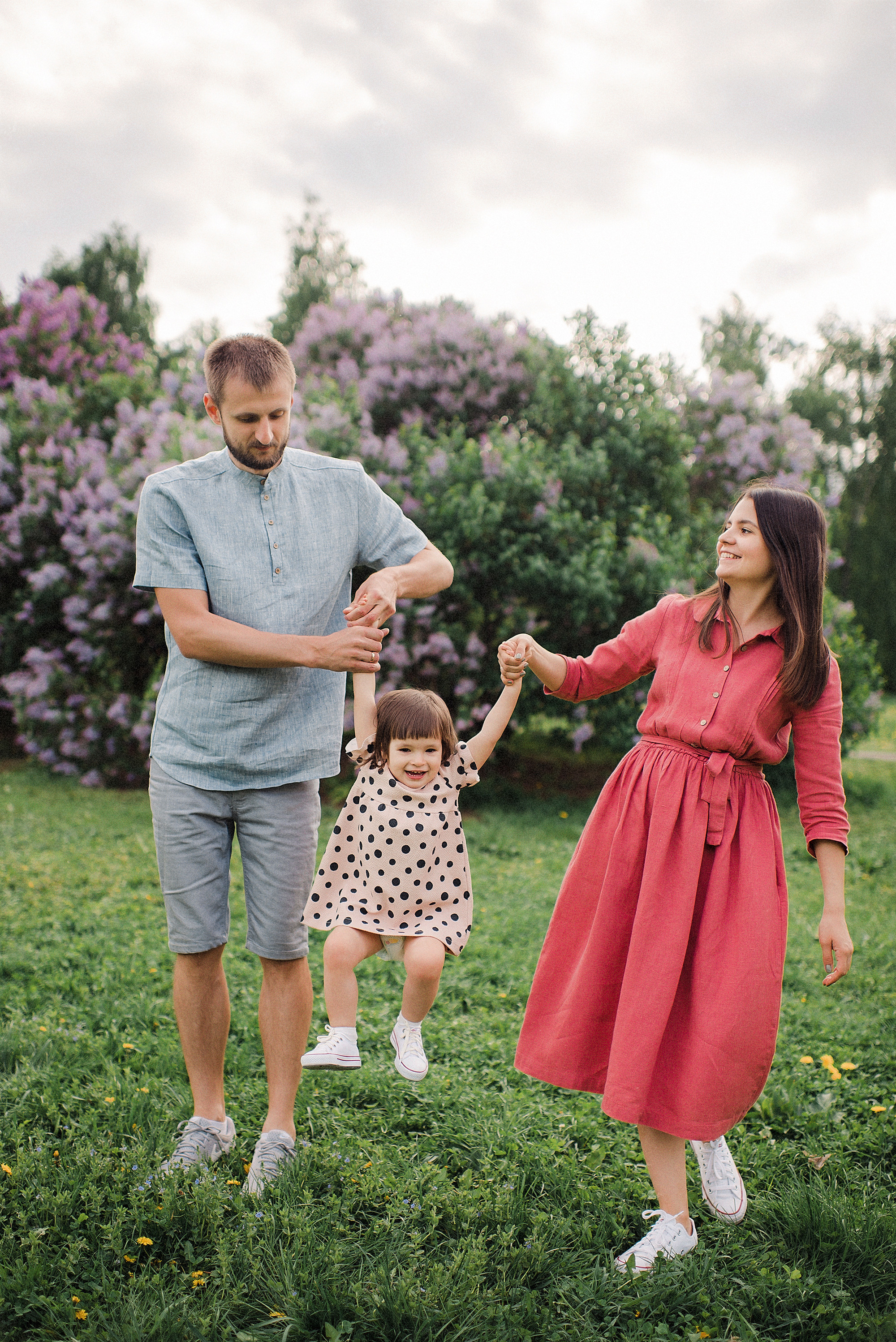 ЖЕНЬКИ и ПОЛИНА В ЦВЕТУЩЕМ КОЛОМЕНСКОМ. Свадебный и семейный фотограф РИТА БОЧКАРЁВА
