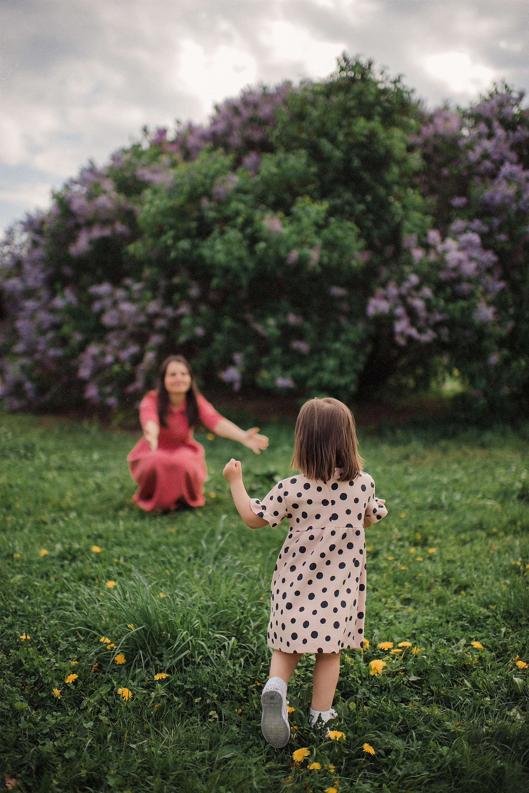 ЖЕНЬКИ и ПОЛИНА В ЦВЕТУЩЕМ КОЛОМЕНСКОМ. Свадебный и семейный фотограф РИТА БОЧКАРЁВА