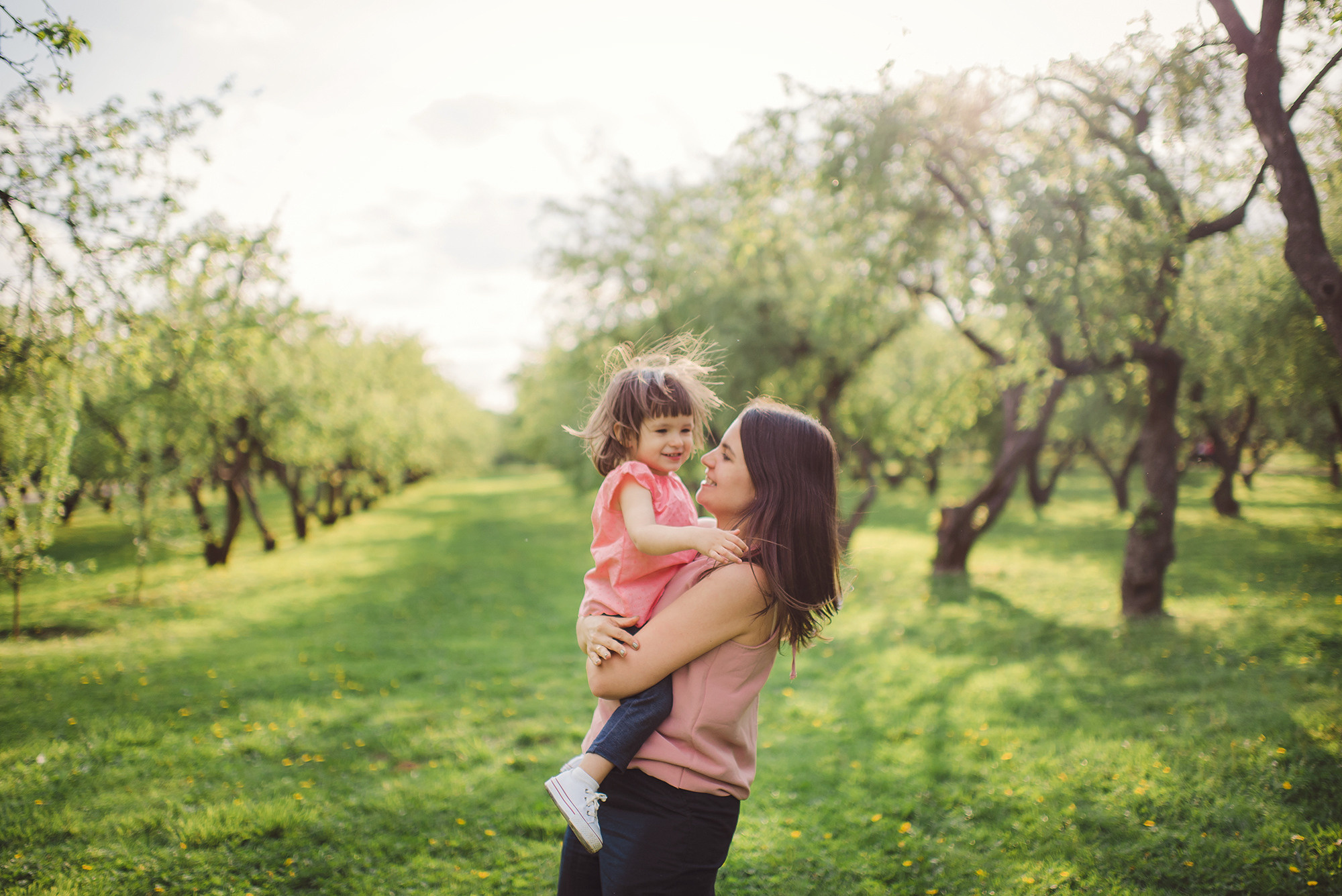 ЖЕНЬКИ и ПОЛИНА В ЦВЕТУЩЕМ КОЛОМЕНСКОМ. Свадебный и семейный фотограф РИТА БОЧКАРЁВА