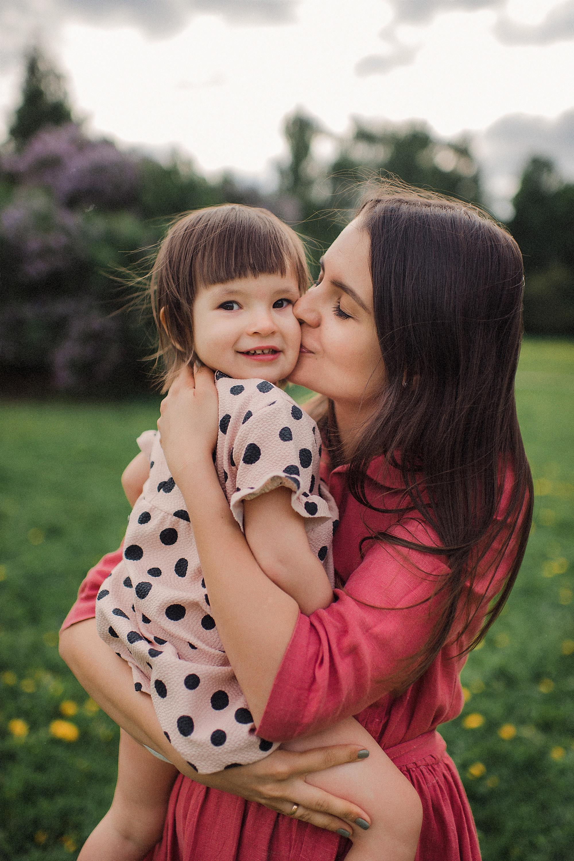 ЖЕНЬКИ и ПОЛИНА В ЦВЕТУЩЕМ КОЛОМЕНСКОМ. Свадебный и семейный фотограф РИТА БОЧКАРЁВА