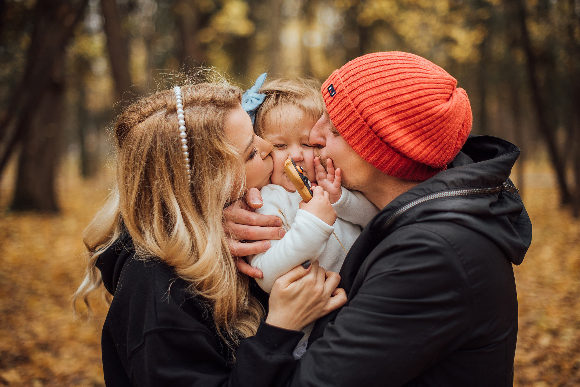 ЛИЛЯ, ДИМА и ТОНЯ. ОСЕНЯЯ ПРОГУЛКА. Свадебный и семейный фотограф РИТА БОЧКАРЁВА