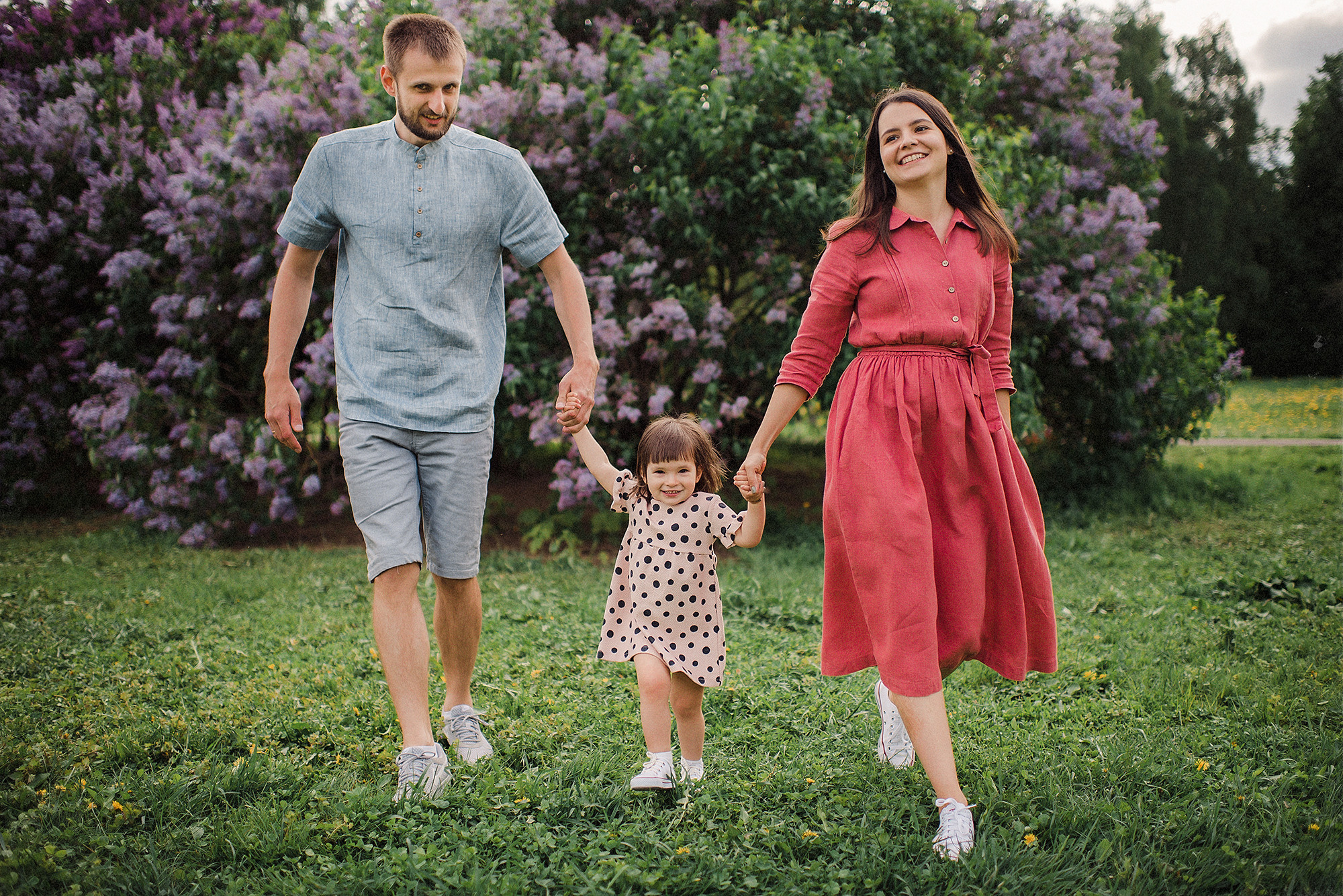 ЖЕНЬКИ и ПОЛИНА В ЦВЕТУЩЕМ КОЛОМЕНСКОМ. Свадебный и семейный фотограф РИТА БОЧКАРЁВА