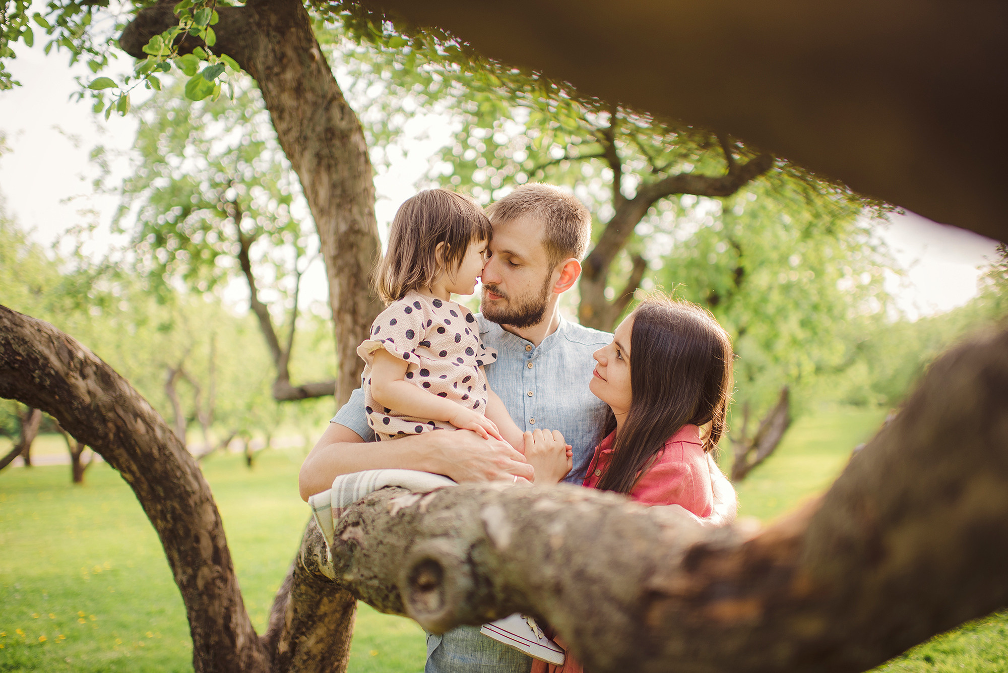 ЖЕНЬКИ и ПОЛИНА В ЦВЕТУЩЕМ КОЛОМЕНСКОМ. Свадебный и семейный фотограф РИТА БОЧКАРЁВА