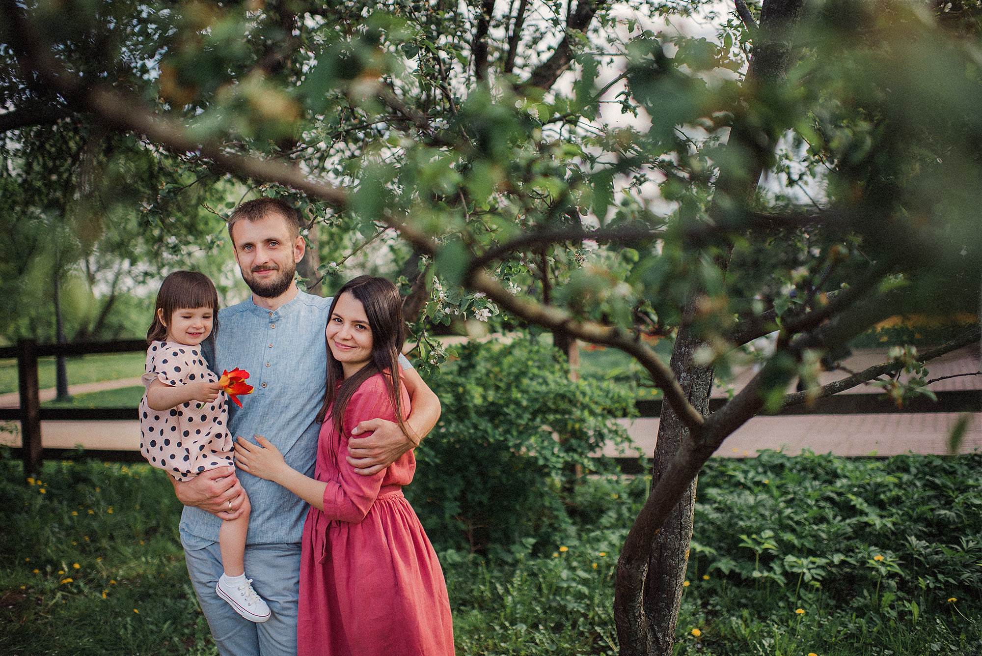 ЖЕНЬКИ и ПОЛИНА В ЦВЕТУЩЕМ КОЛОМЕНСКОМ. Свадебный и семейный фотограф РИТА БОЧКАРЁВА