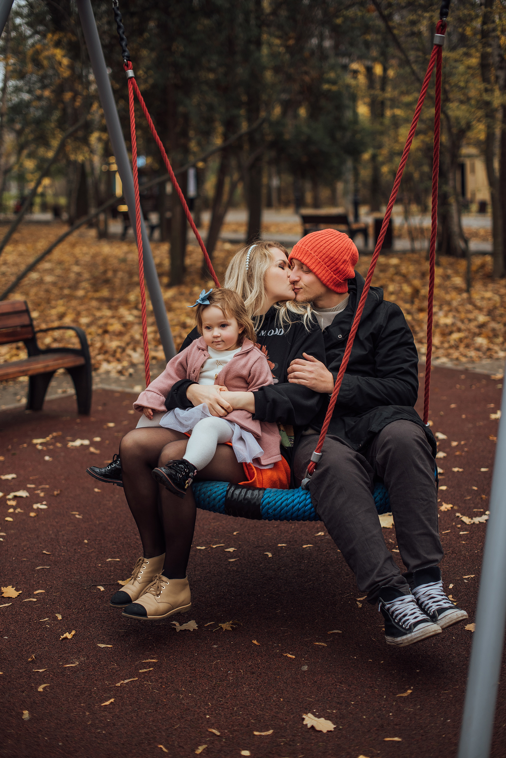 ЛИЛЯ, ДИМА и ТОНЯ. ОСЕНЯЯ ПРОГУЛКА. Свадебный и семейный фотограф РИТА БОЧКАРЁВА