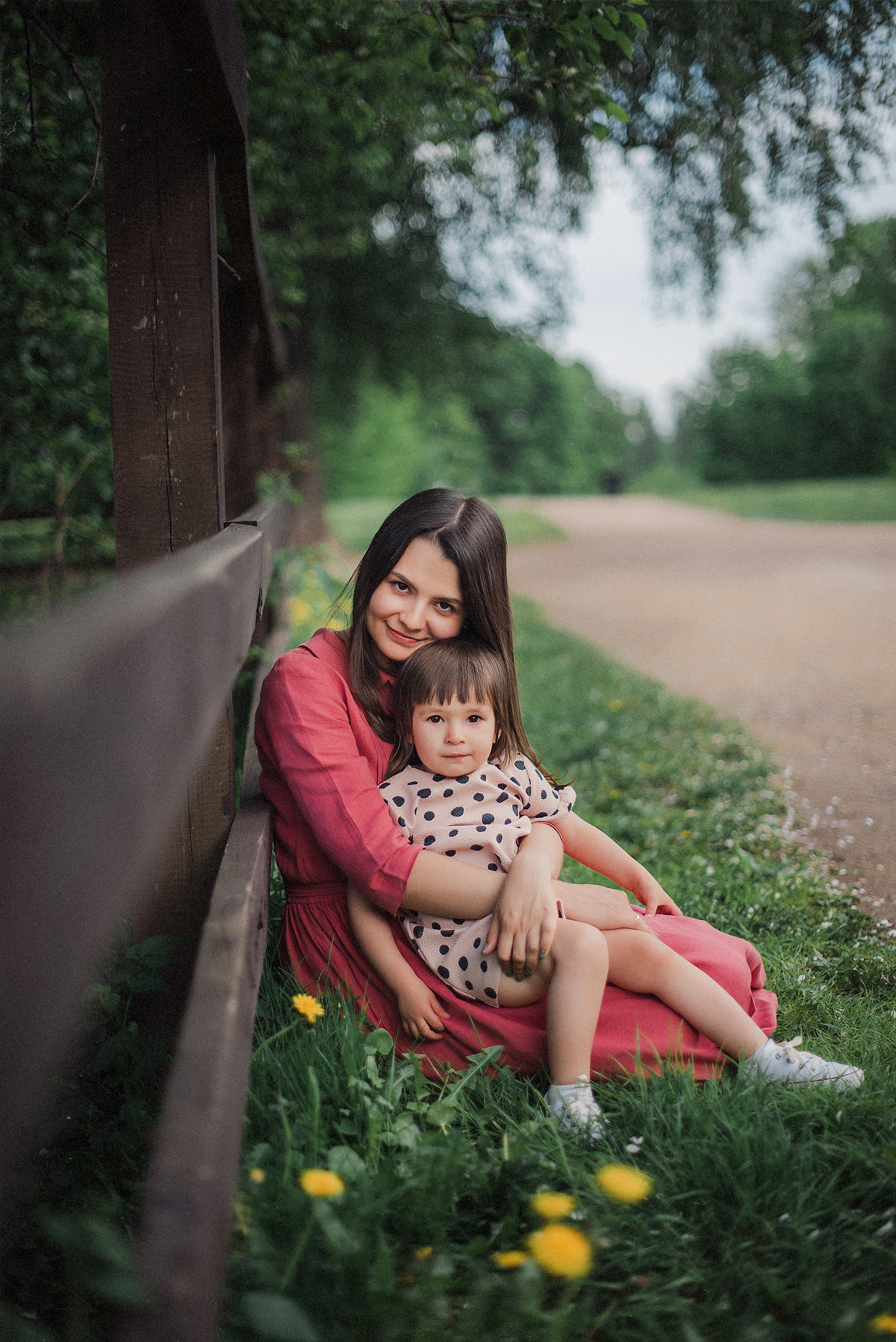ЖЕНЬКИ и ПОЛИНА В ЦВЕТУЩЕМ КОЛОМЕНСКОМ. Свадебный и семейный фотограф РИТА БОЧКАРЁВА