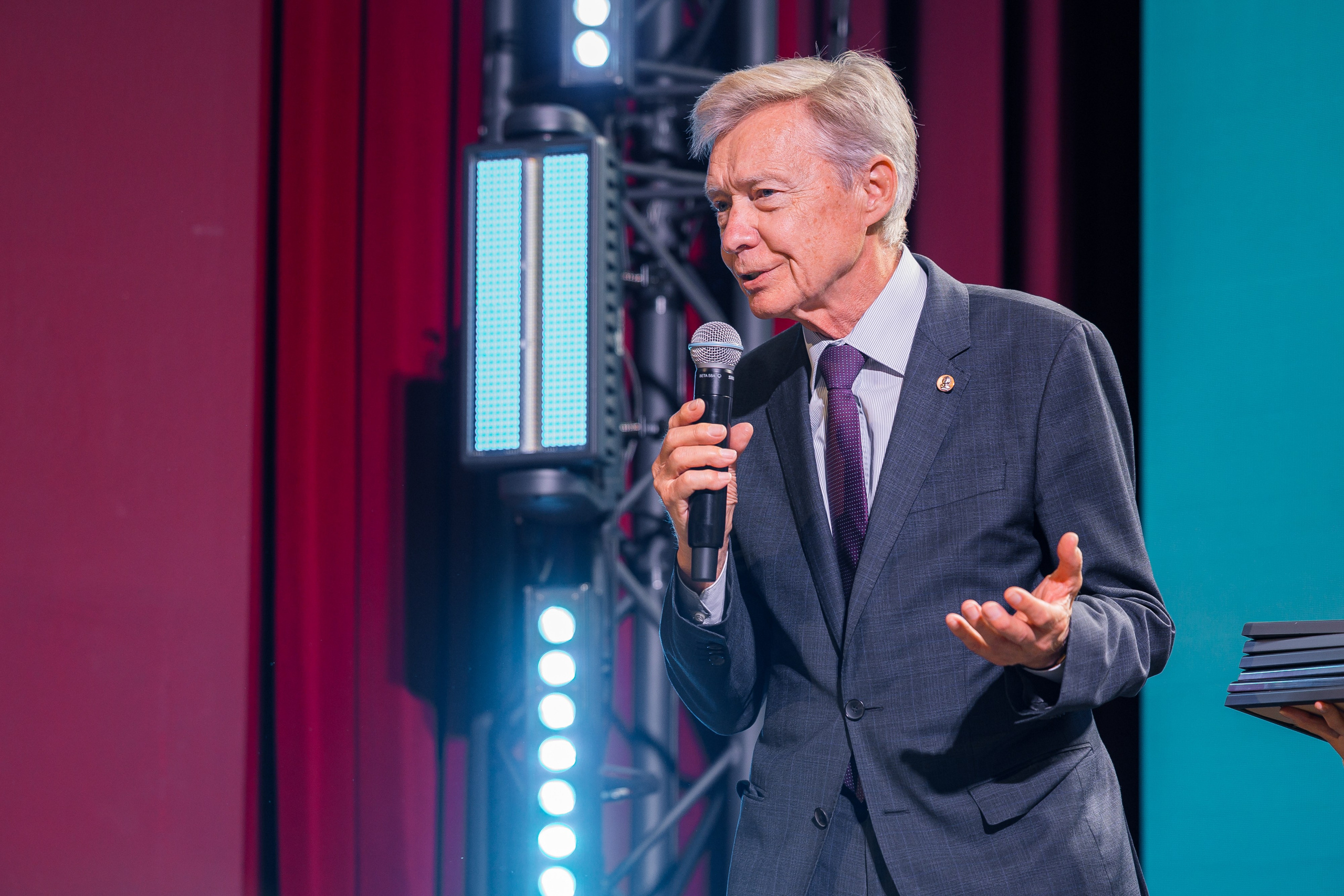 НАУКА БУДУЩЕГО — НАУКА МОЛОДЫХ | САРАТОВ. Репортажный фотограф Сурков Артем Москва