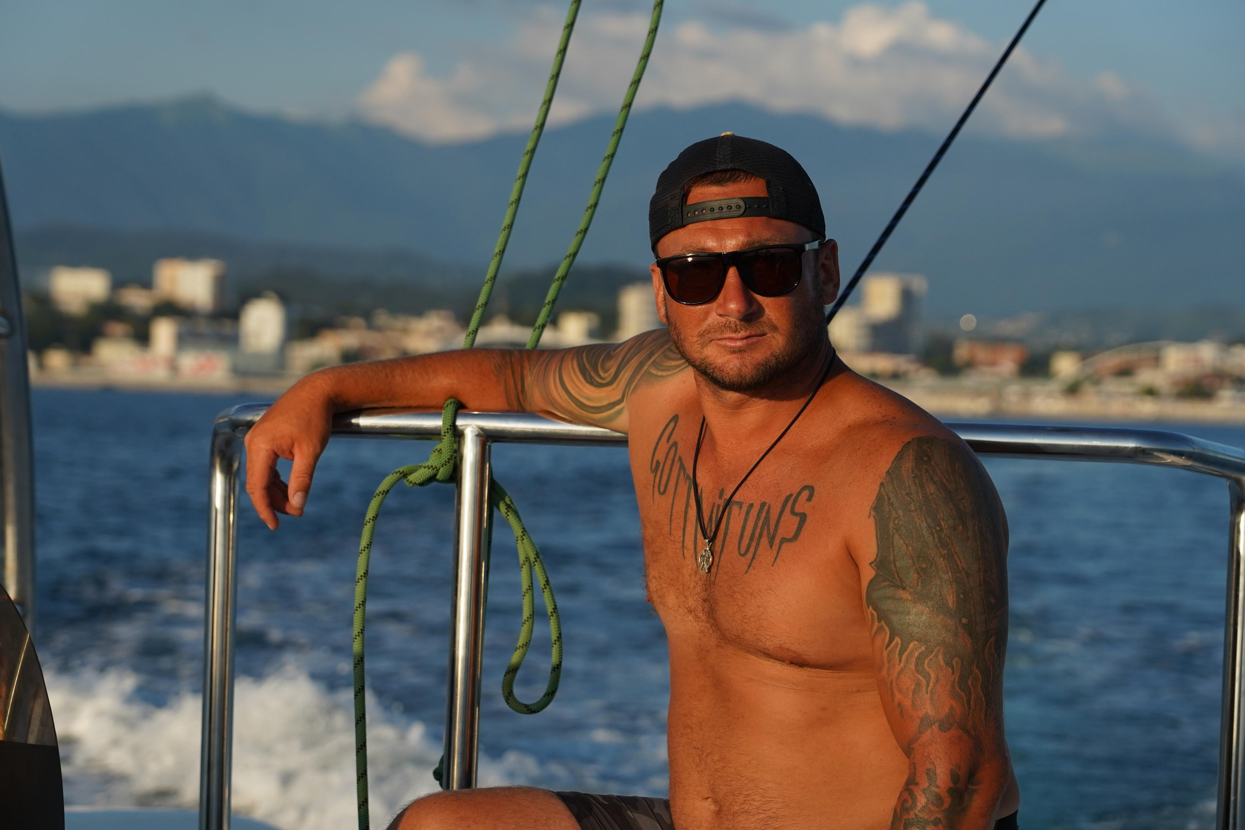 Мужская Фотосессия в сочи Адлер Красная поляна. Фотограф в Сочи Фотосессии на яхтах Дмитрий Пальма