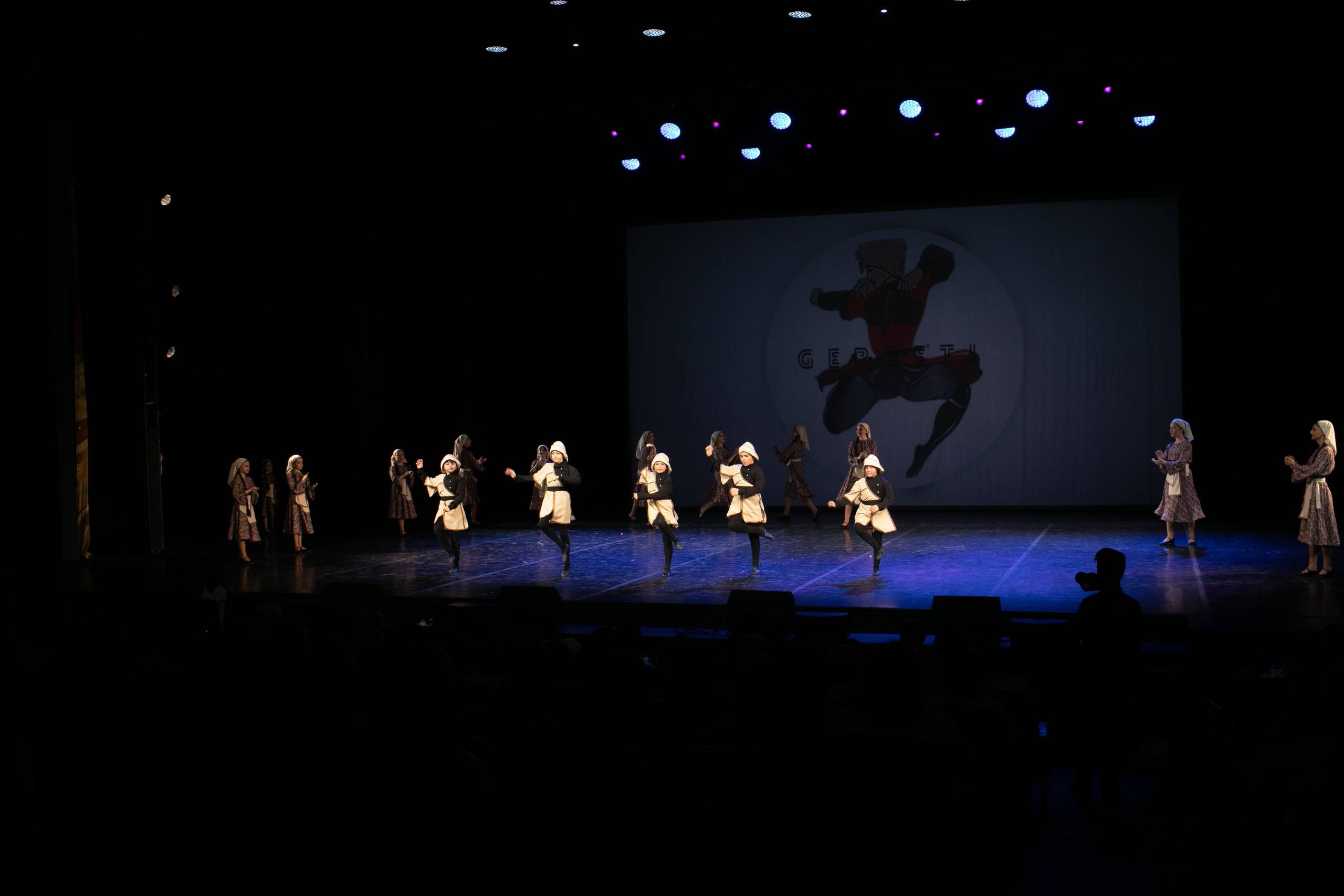 Концерт, грузинские танцы. Art photographer Nino